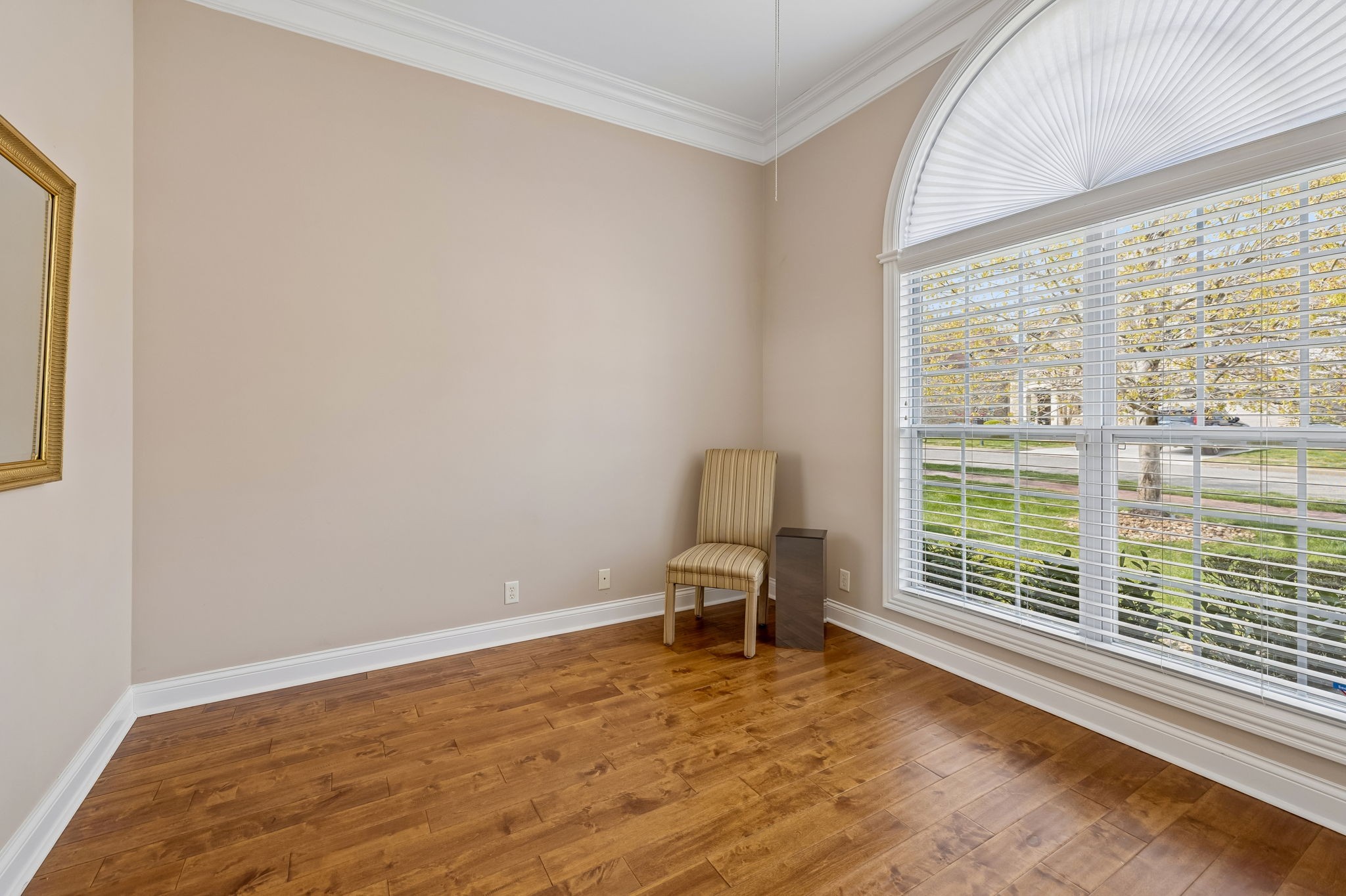 1075 Isaac Franklin Dr