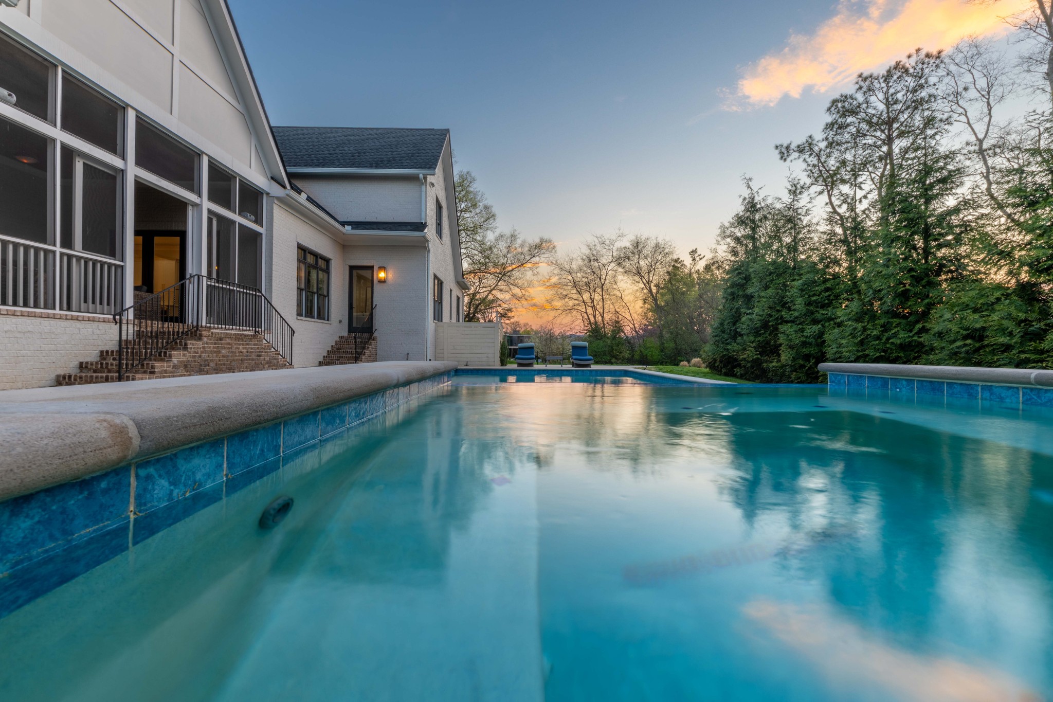 403 Cornwall Dr