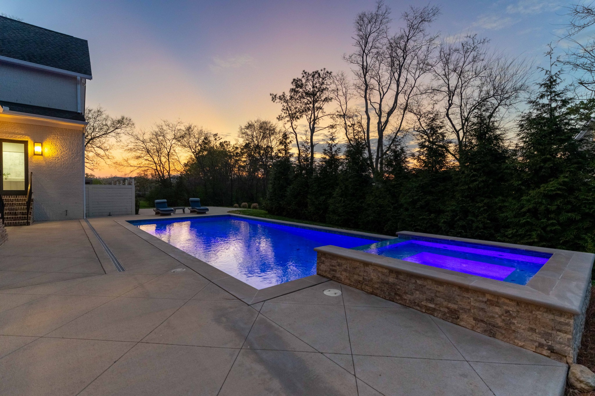 403 Cornwall Dr