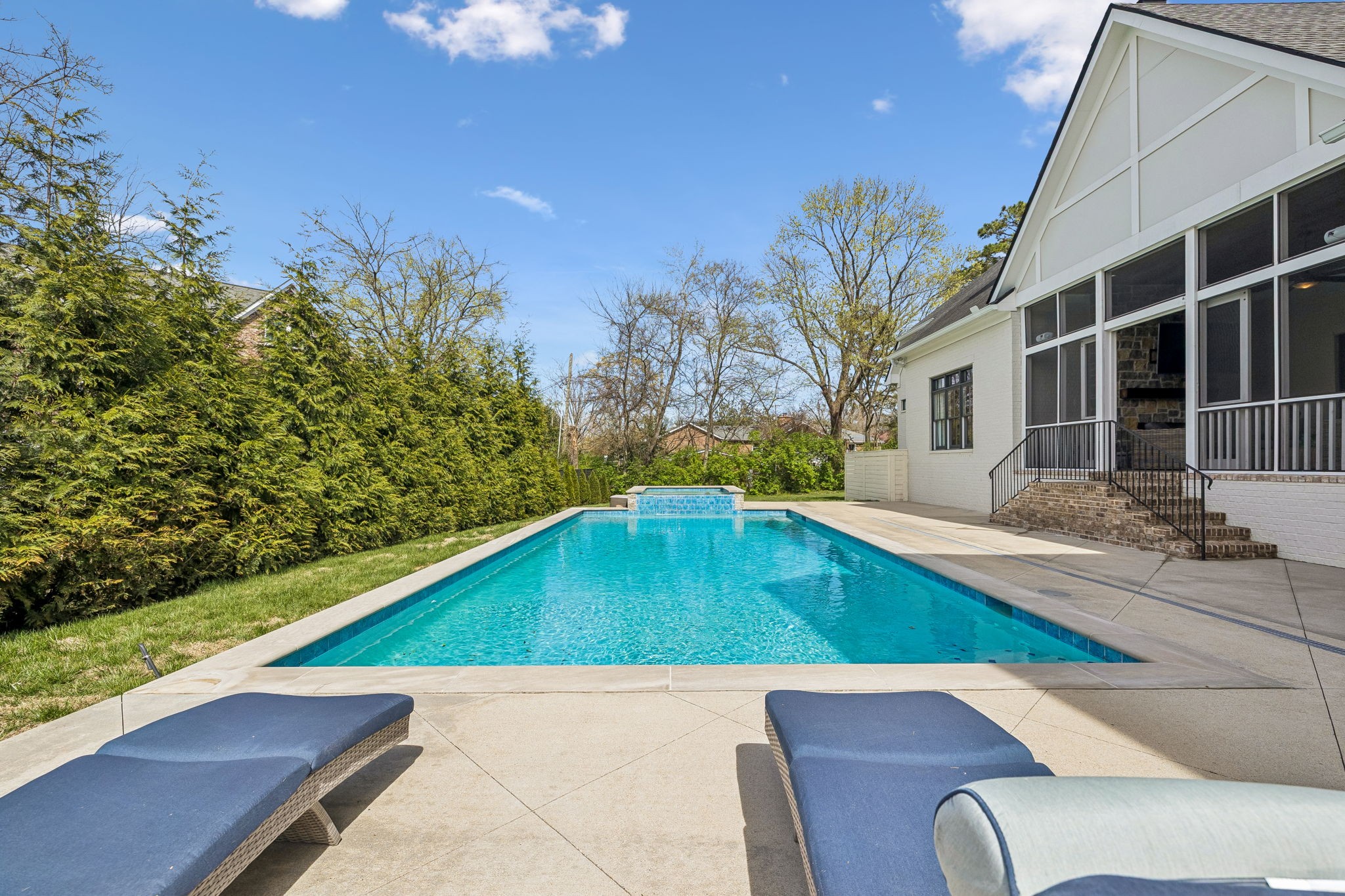 403 Cornwall Dr
