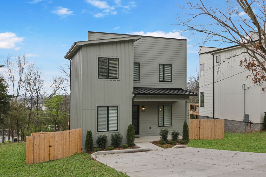 2306 Ilolo St