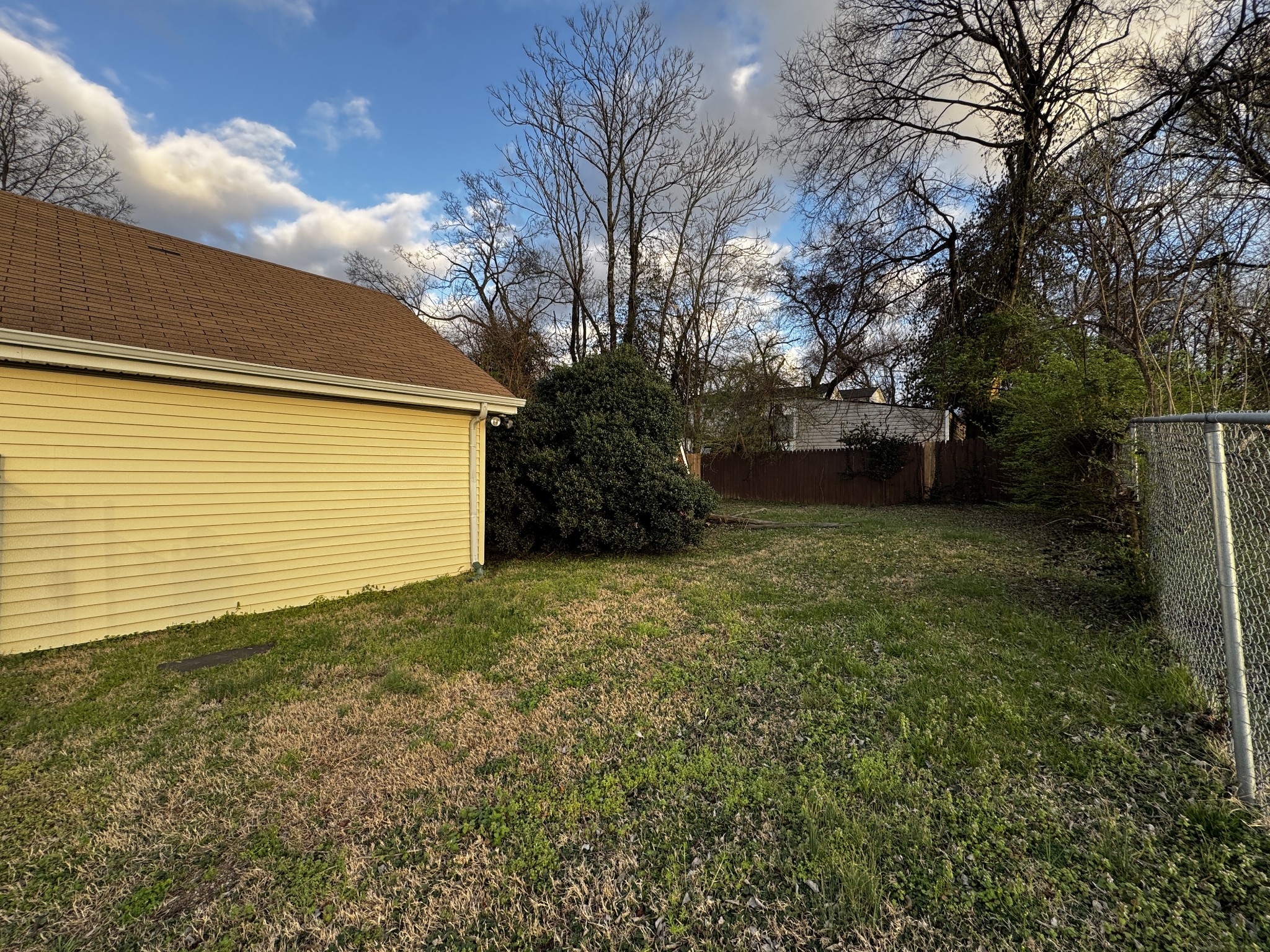 2225 Cruzen St