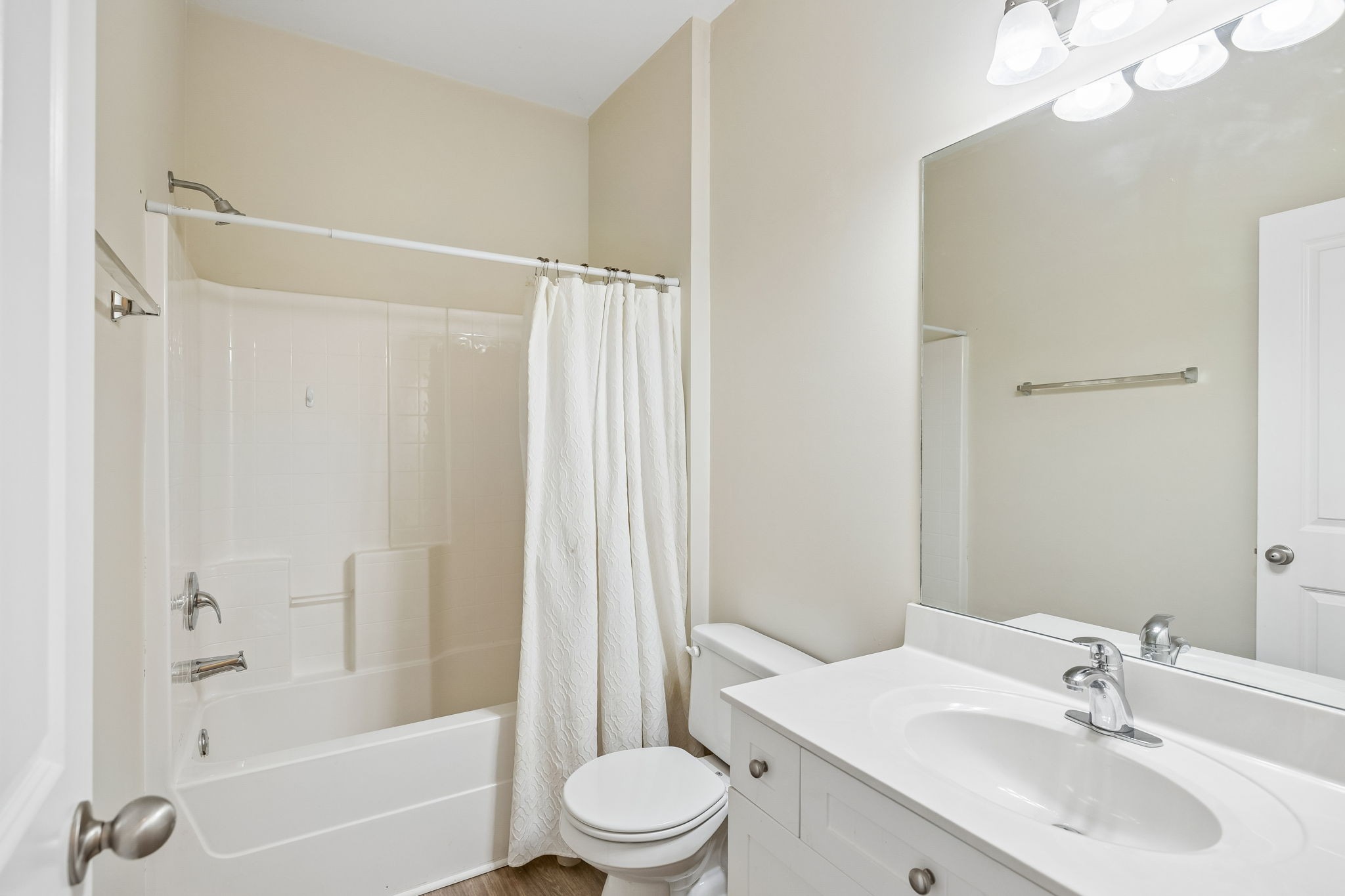 7005 Lenox Village Dr Unit: 2