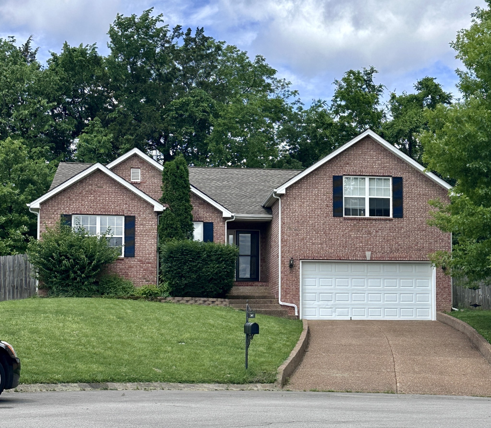 7002 Crestview Cv