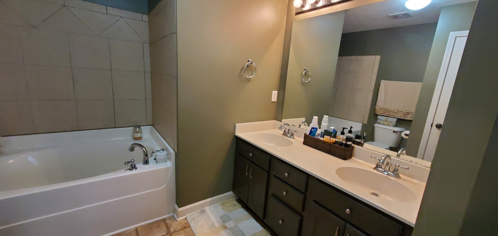 7002 Crestview Cv