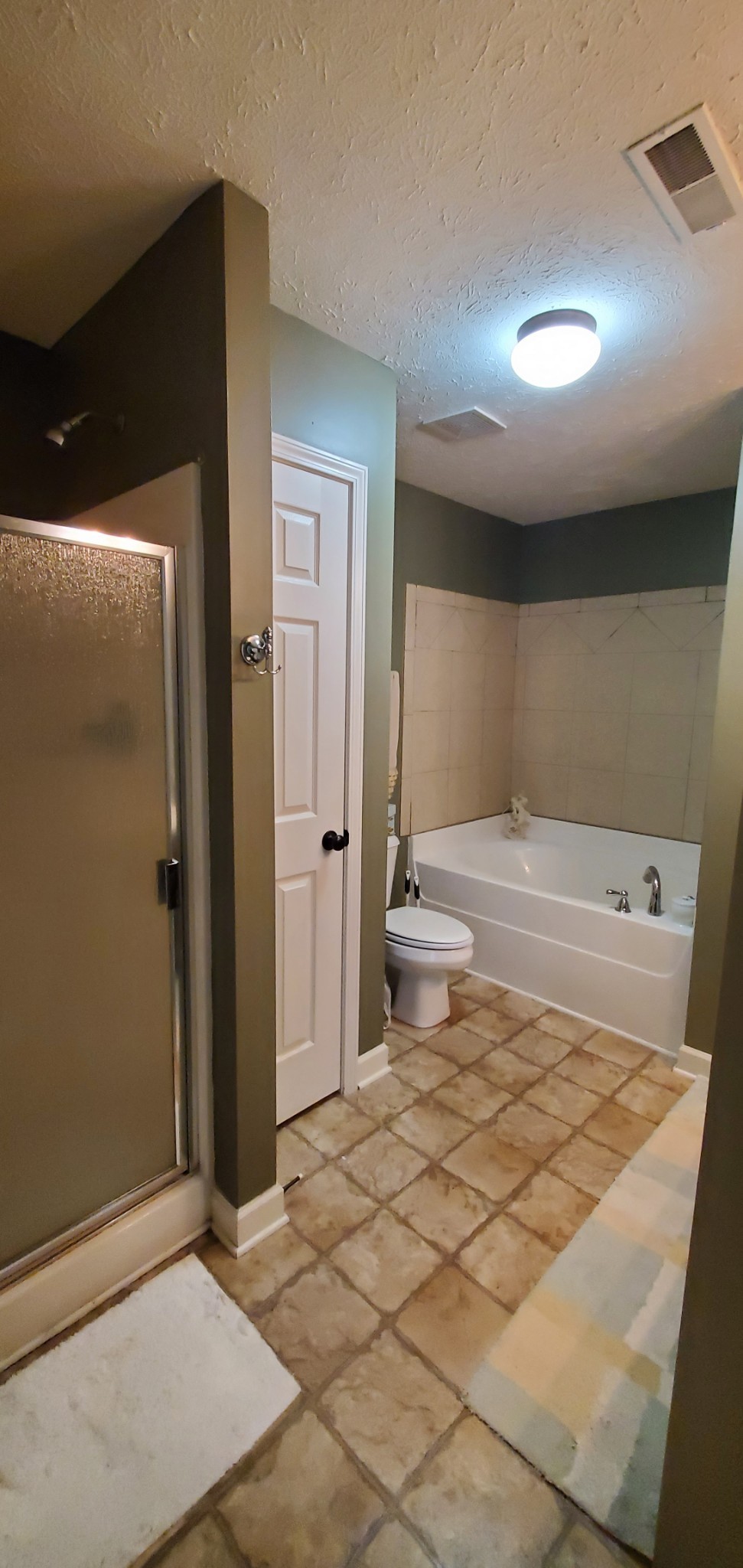7002 Crestview Cv