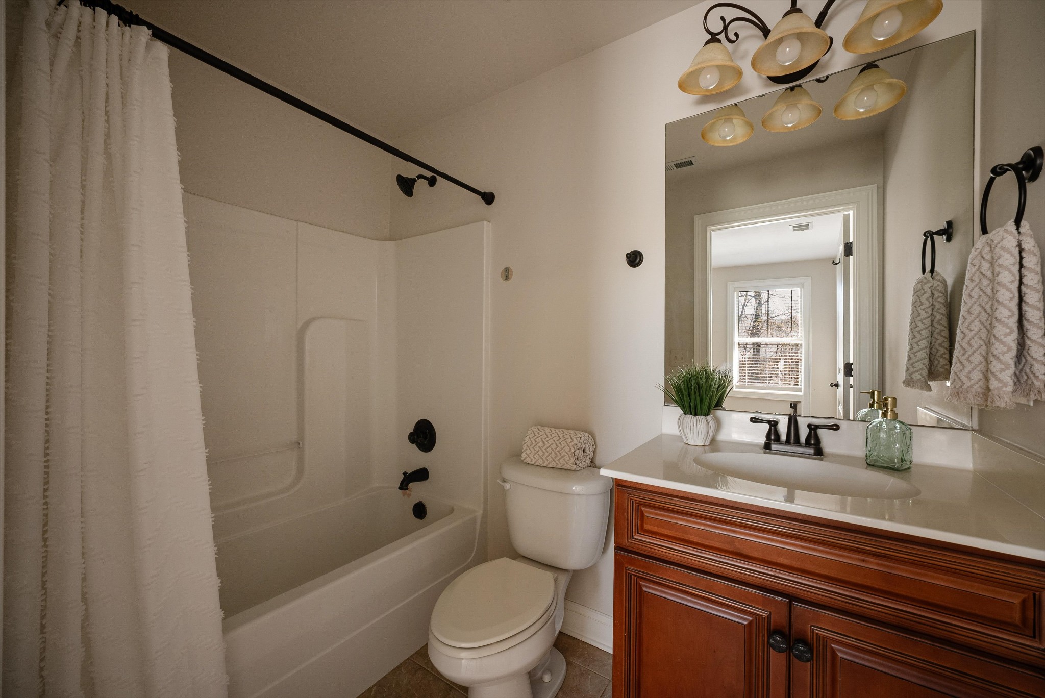 1058 Alice Springs Cir