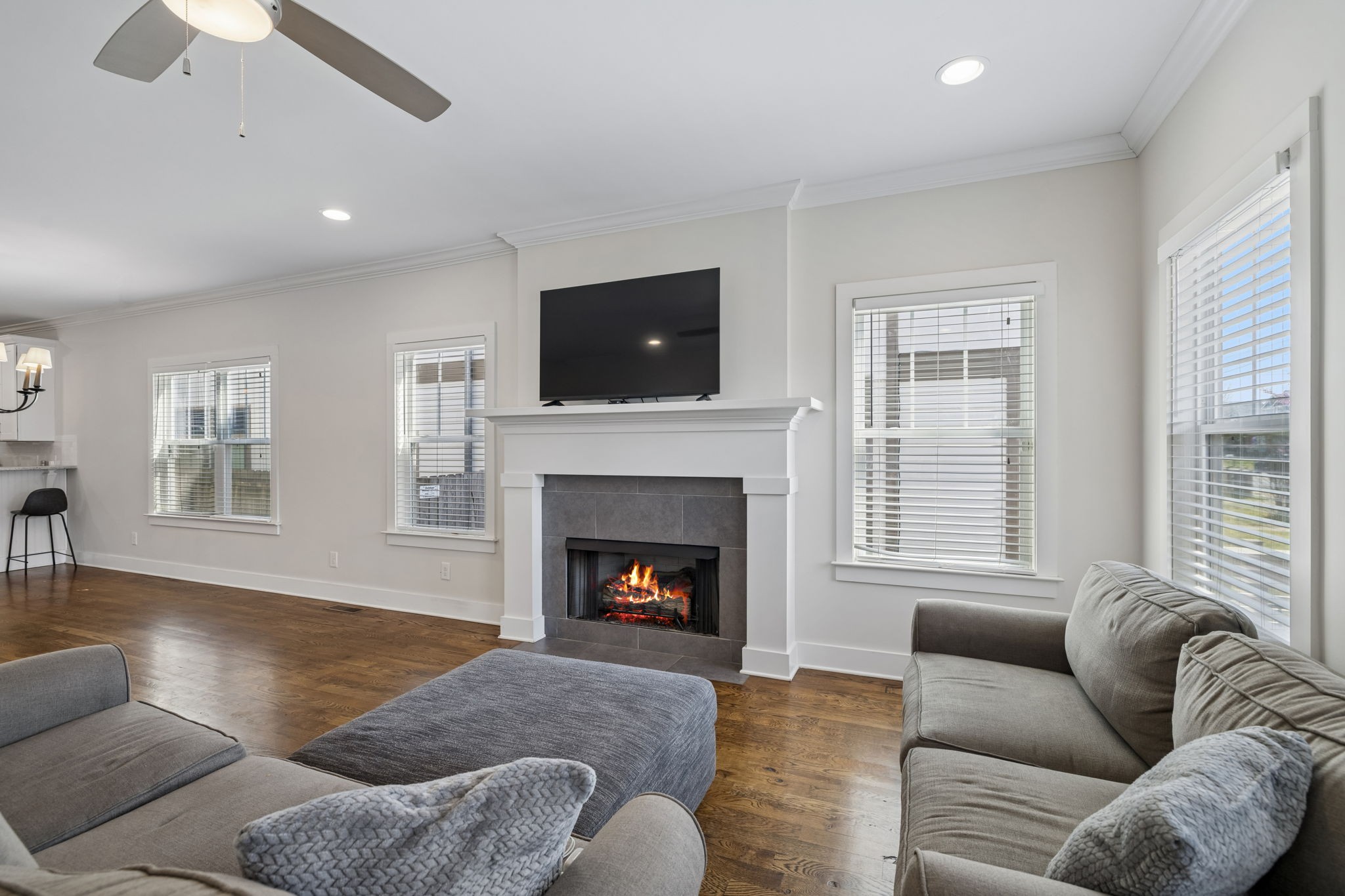 6214 California Ave Unit: A