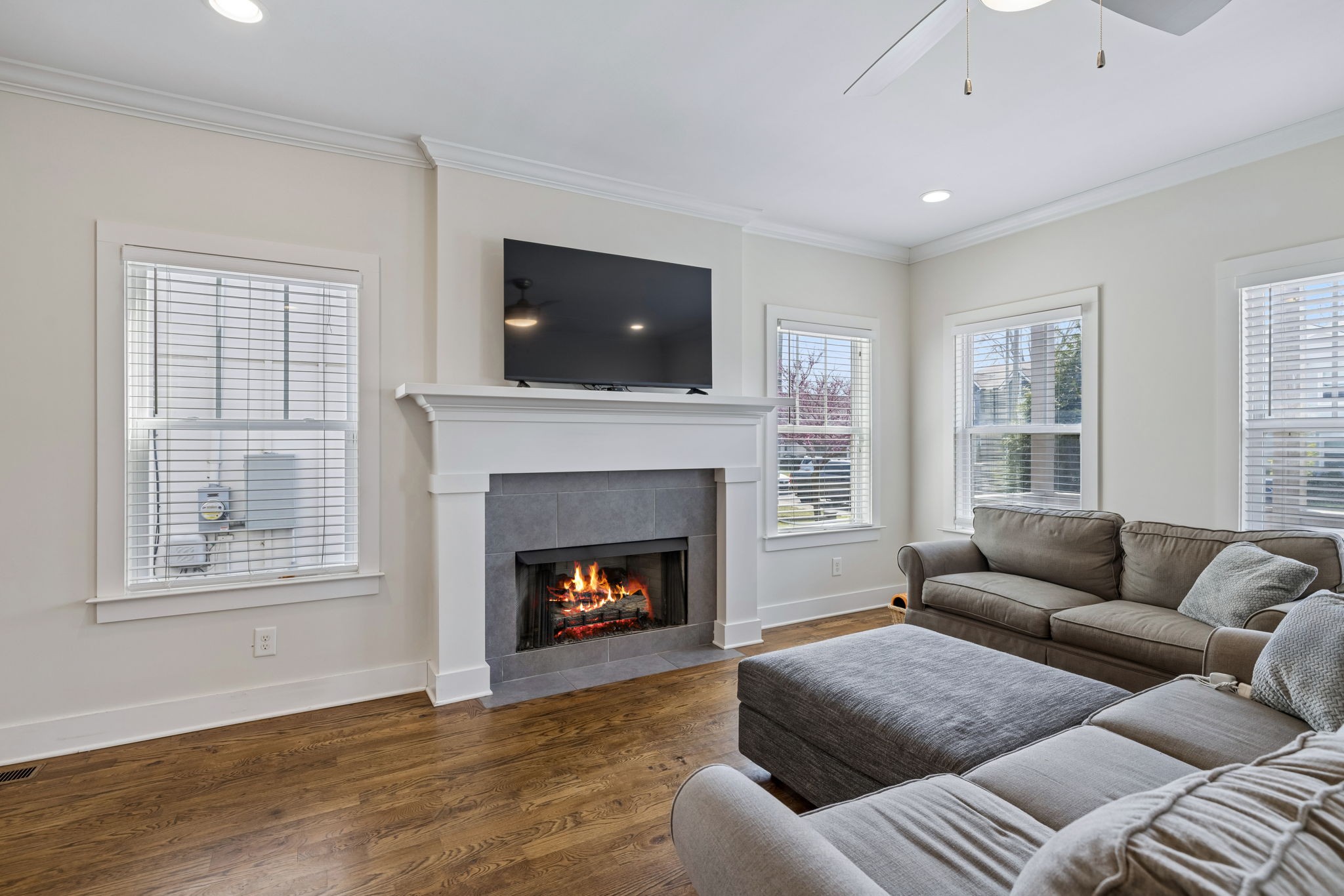 6214 California Ave Unit: A