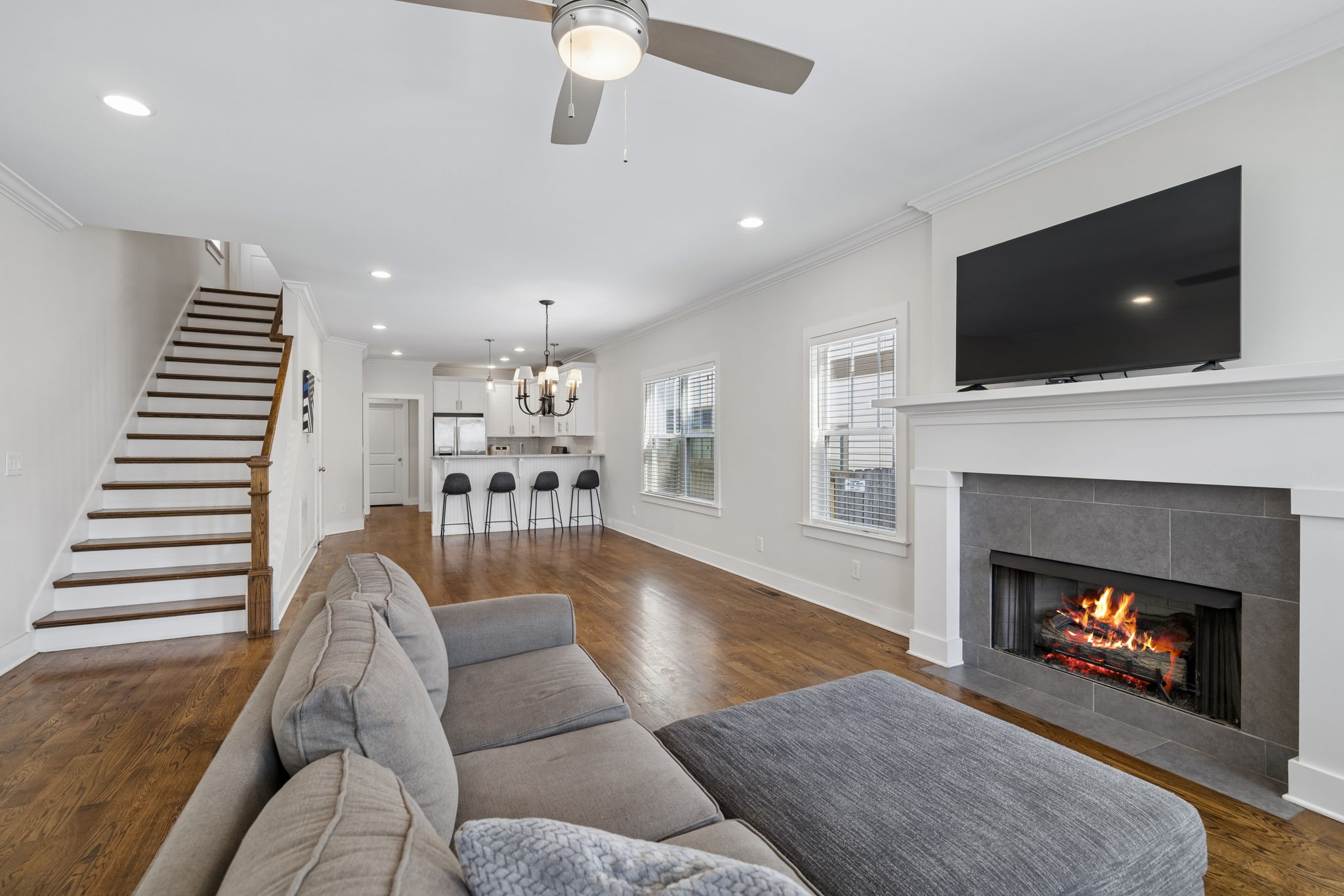 6214 California Ave Unit: A