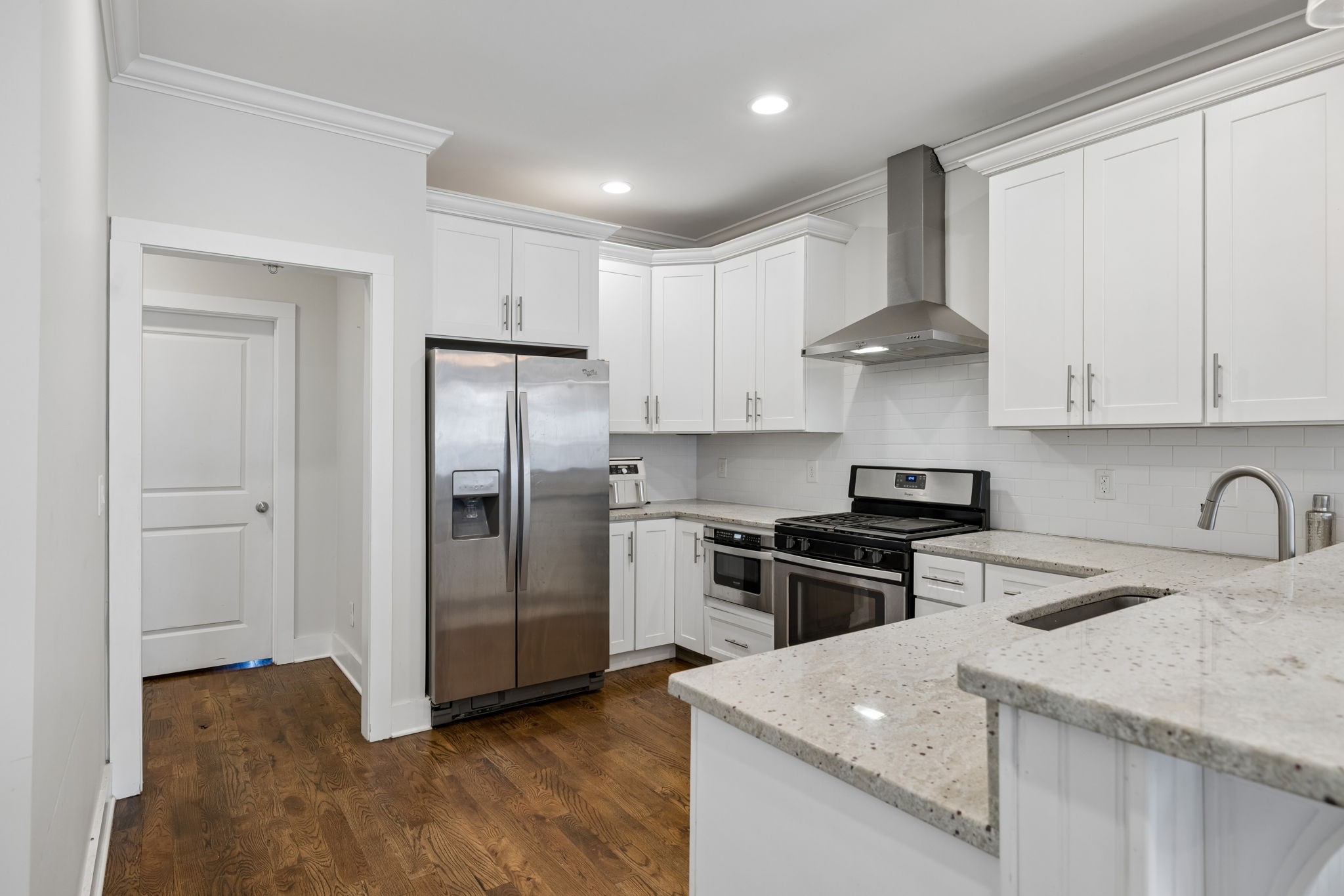 6214 California Ave Unit: A