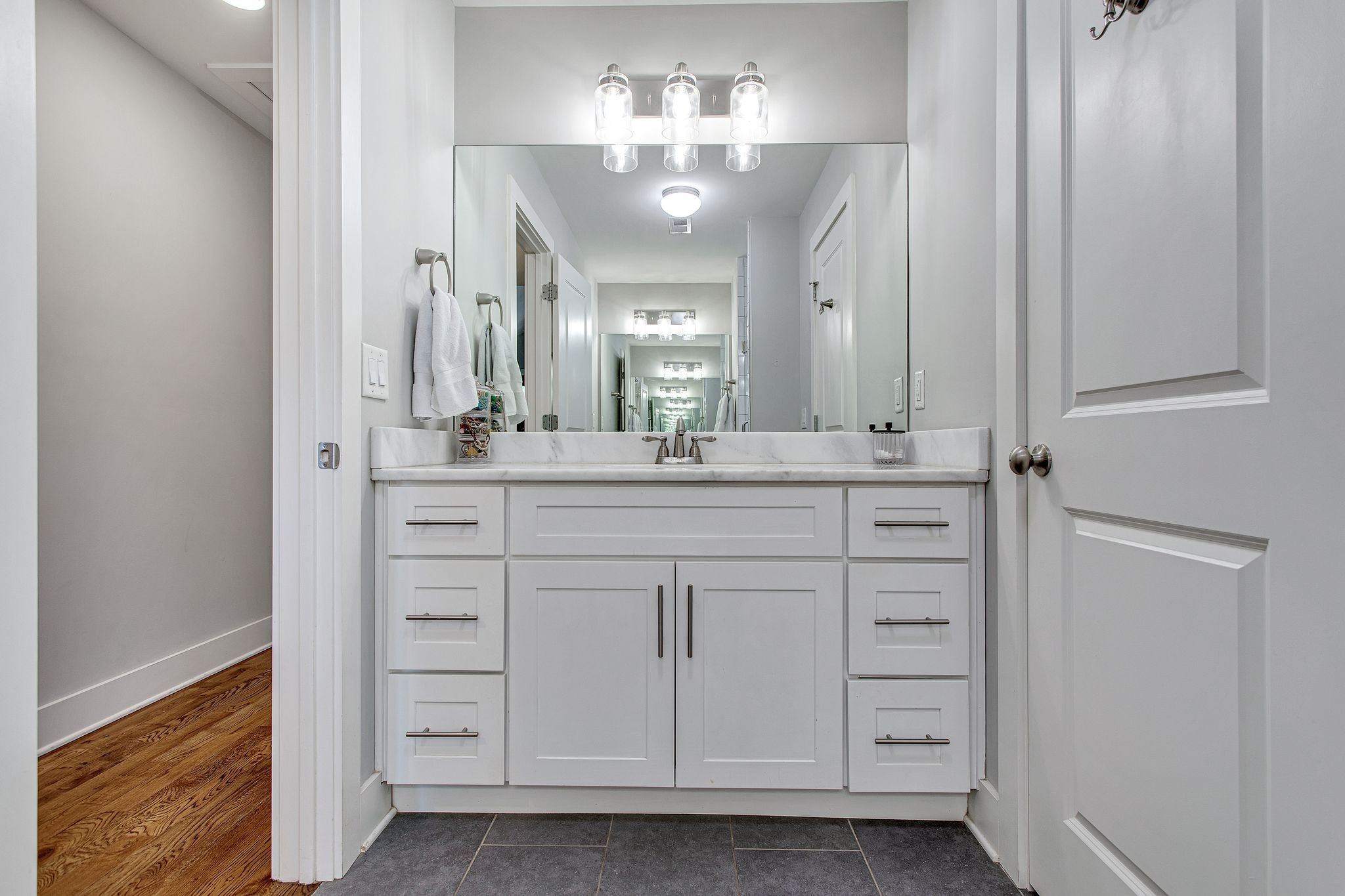 6214 California Ave Unit: A