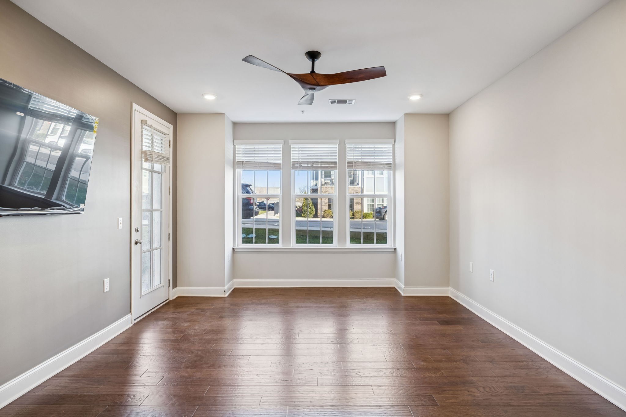 1000 Vintage Green Ln Unit: 1104