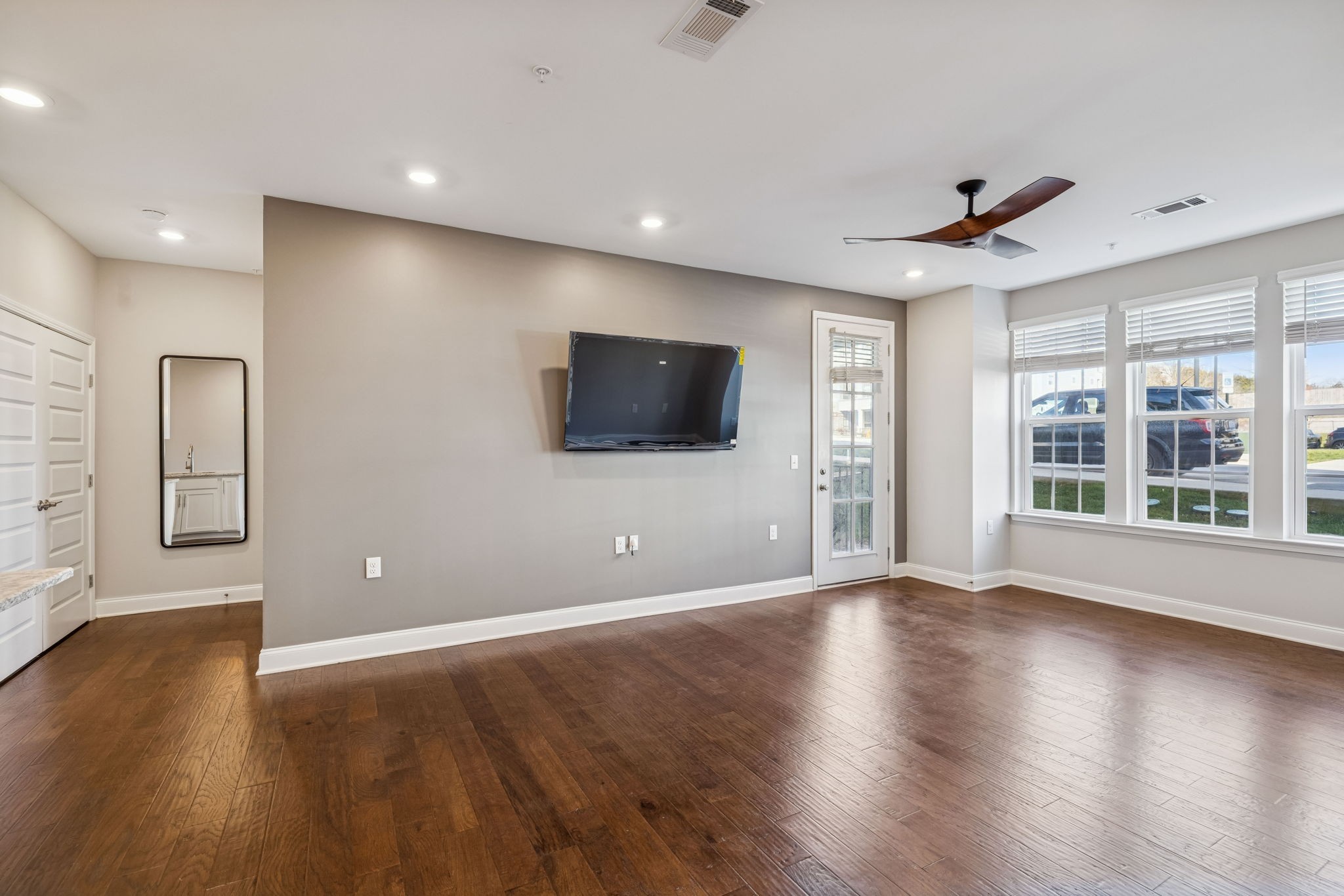 1000 Vintage Green Ln Unit: 1104