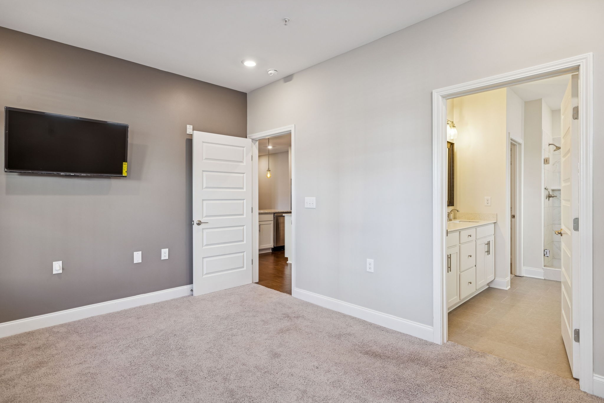 1000 Vintage Green Ln Unit: 1104