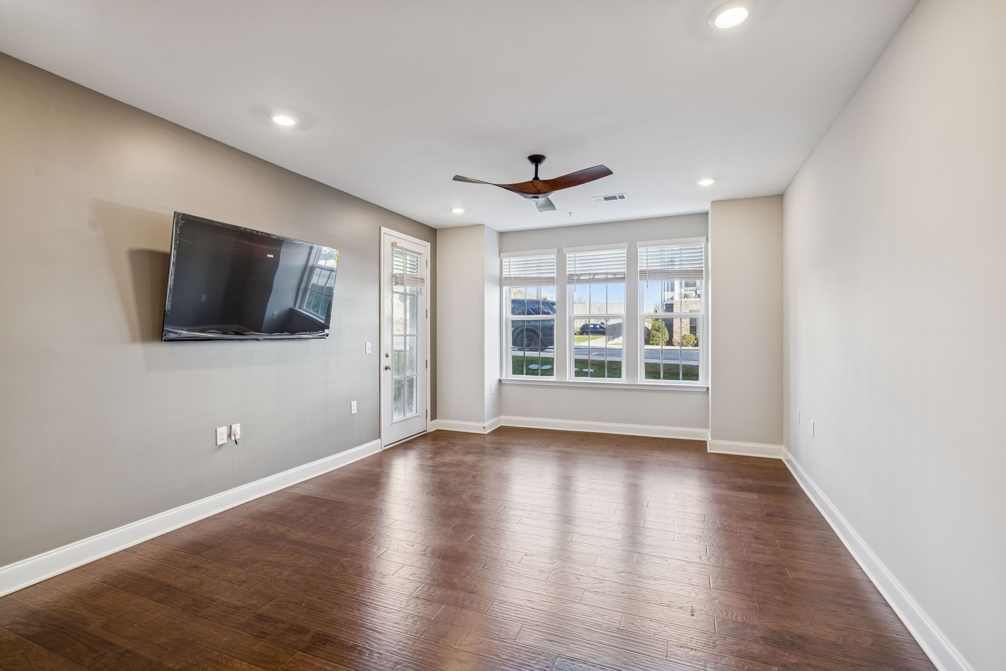 1000 Vintage Green Ln Unit: 1104