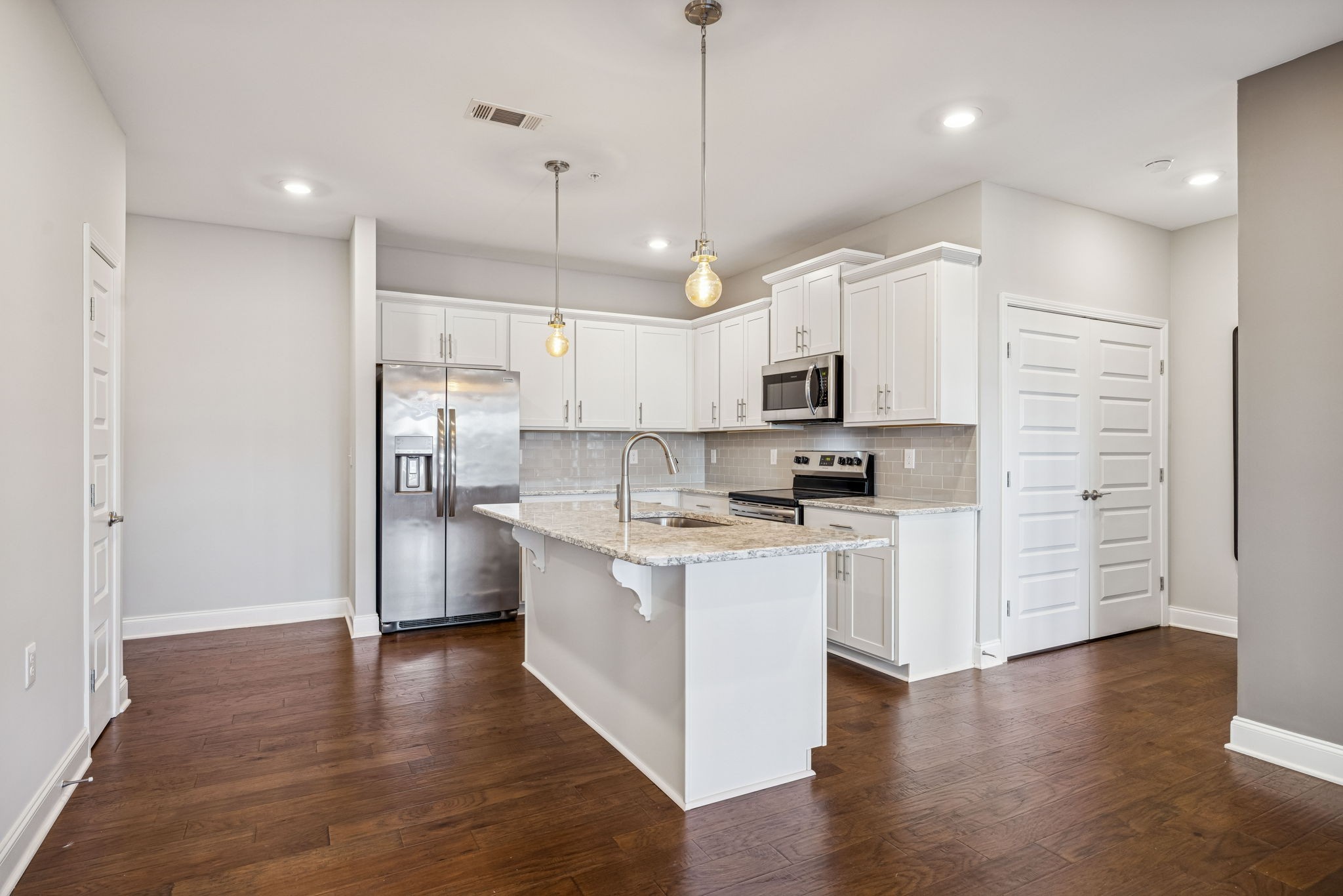 1000 Vintage Green Ln Unit: 1104