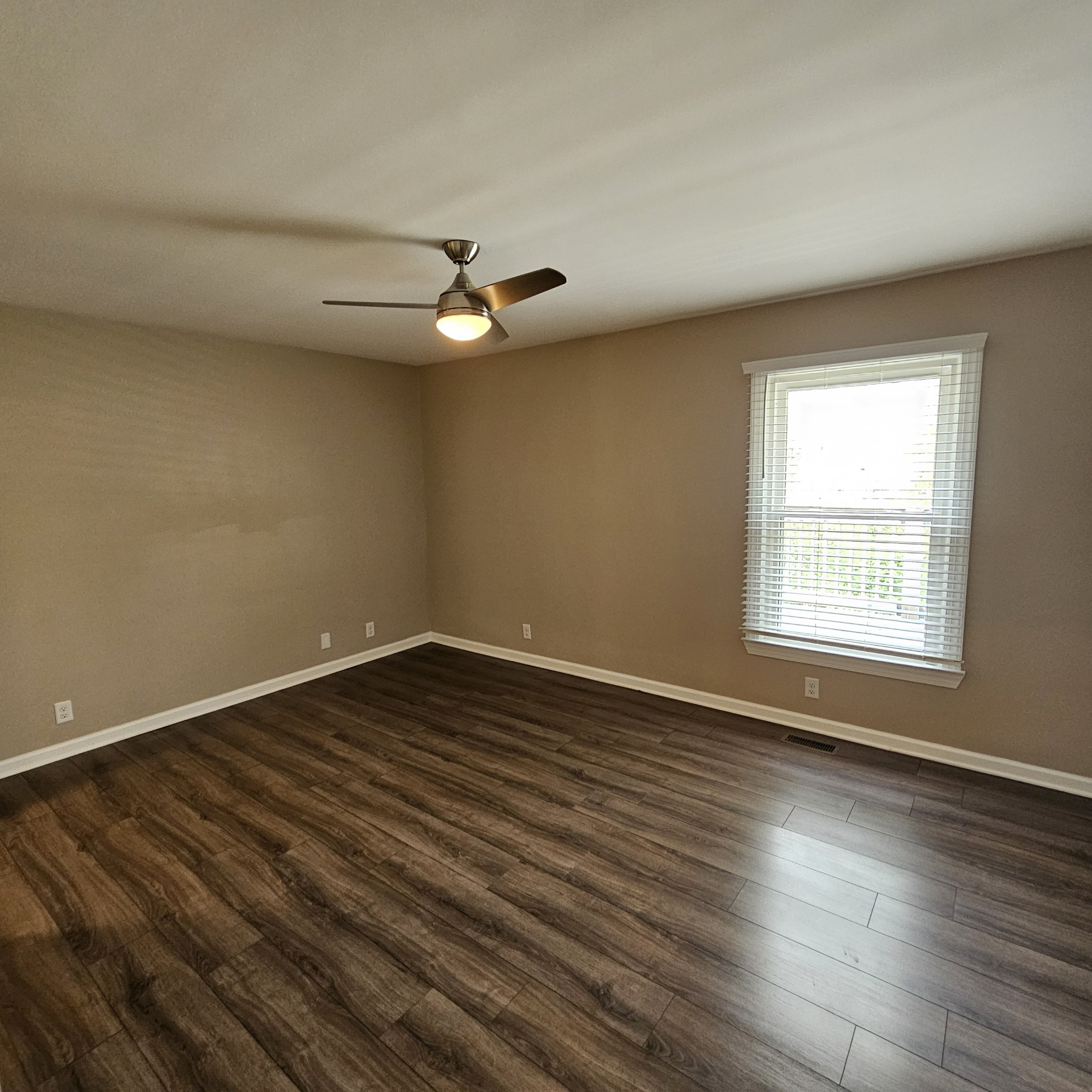 1023 Silver Point Dr