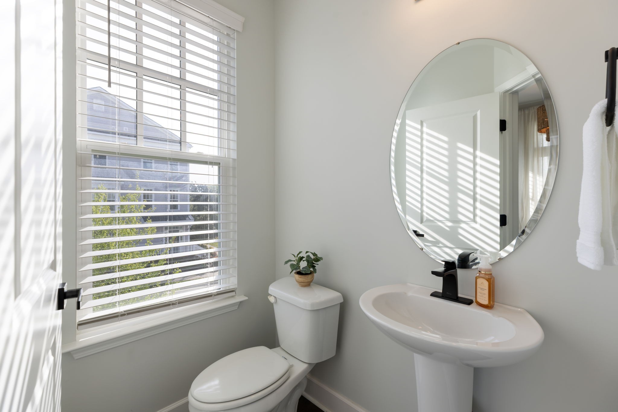 135 Burkitt Commons Ave