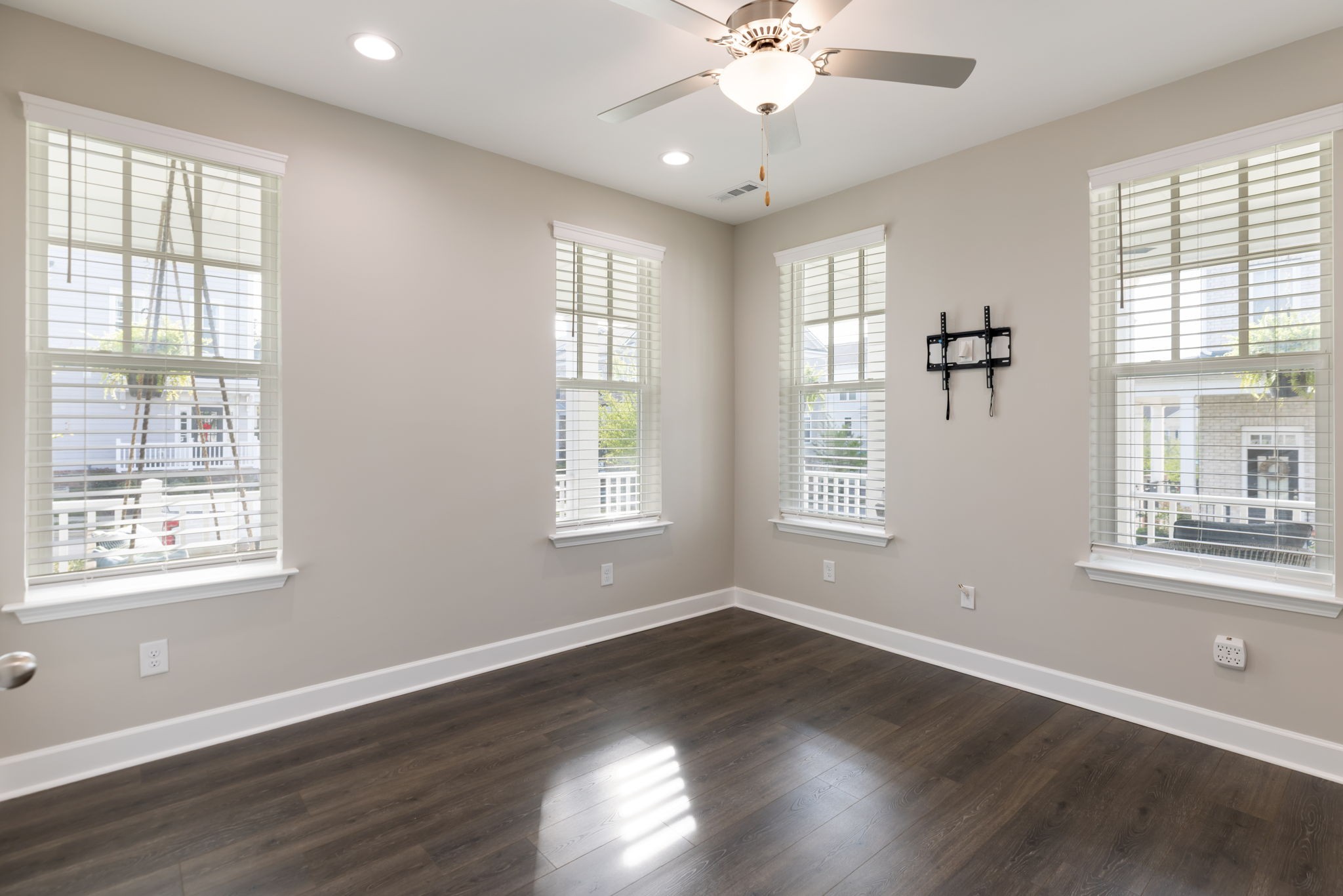 135 Burkitt Commons Ave