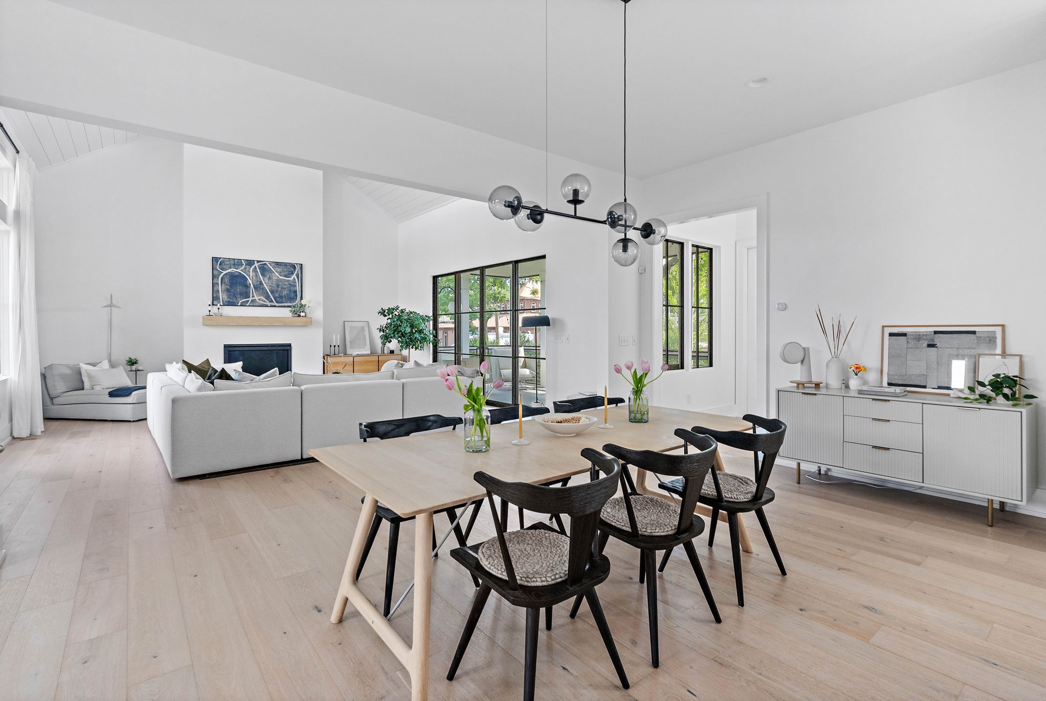 1207 Sweetbriar Avenue Unit: A & B