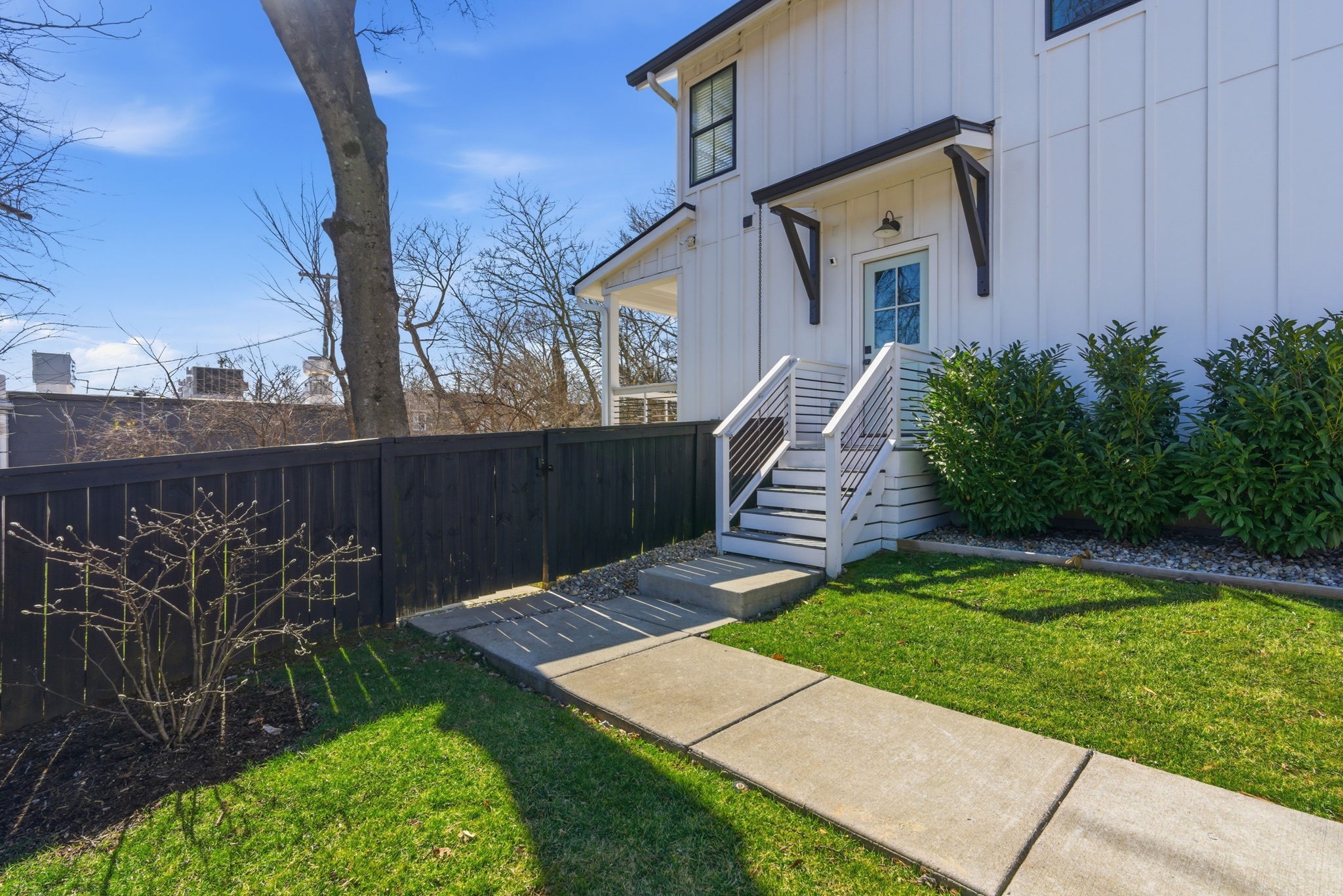 1207 Sweetbriar Avenue Unit: A & B