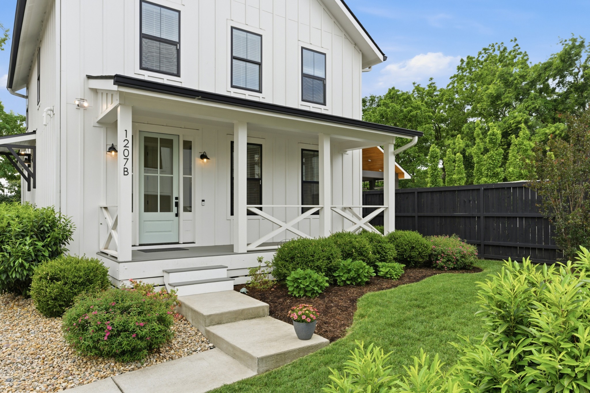 1207 Sweetbriar Avenue Unit: A & B
