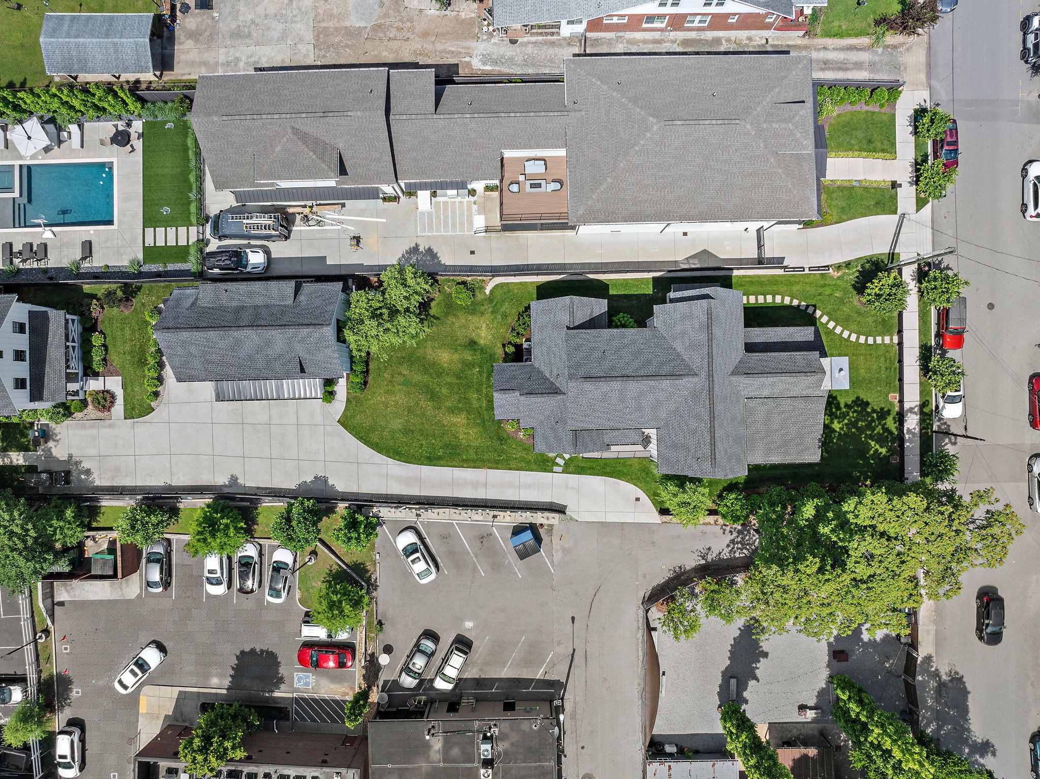 1207 Sweetbriar Avenue Unit: A & B