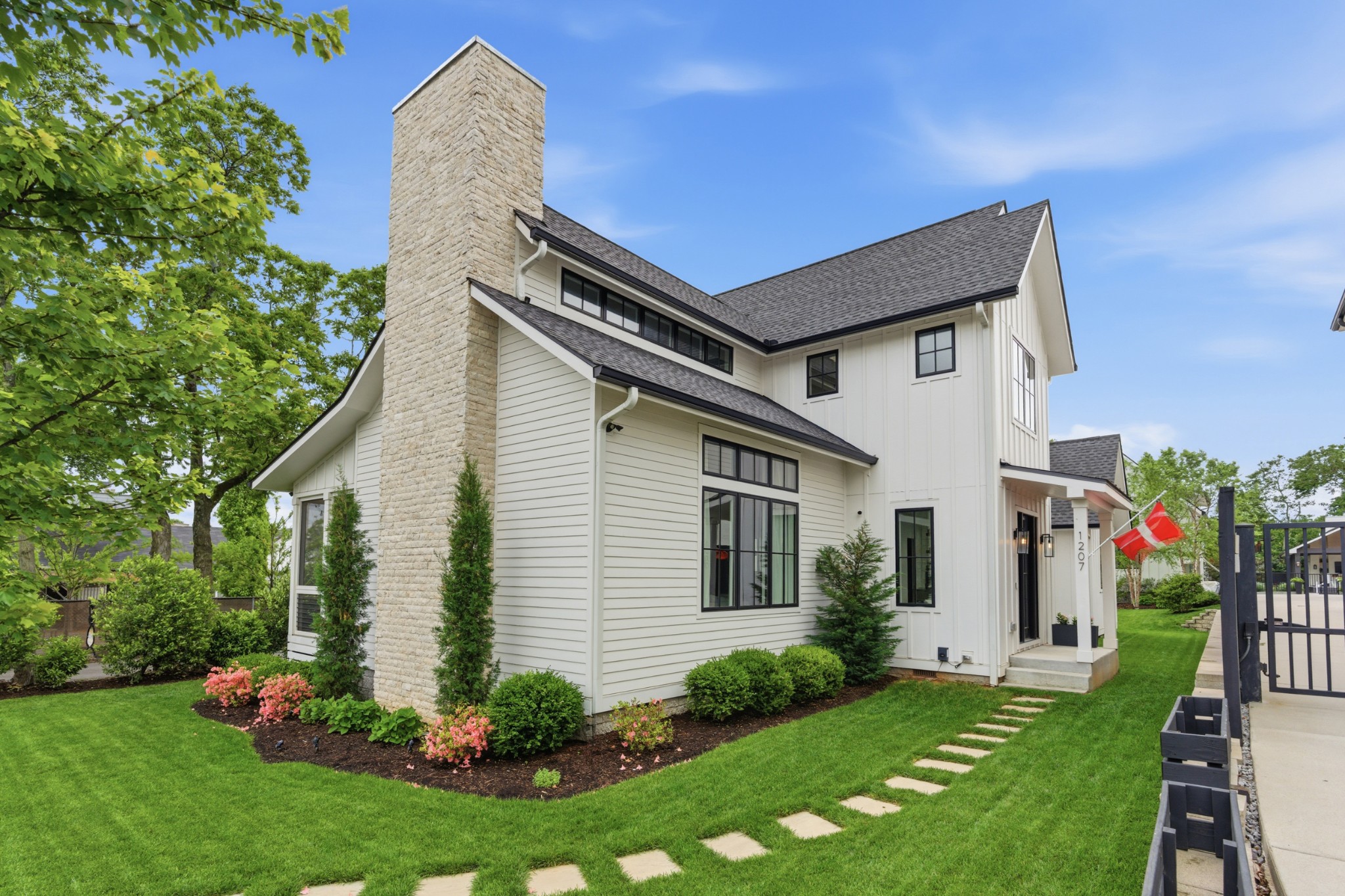 1207 Sweetbriar Avenue Unit: A & B