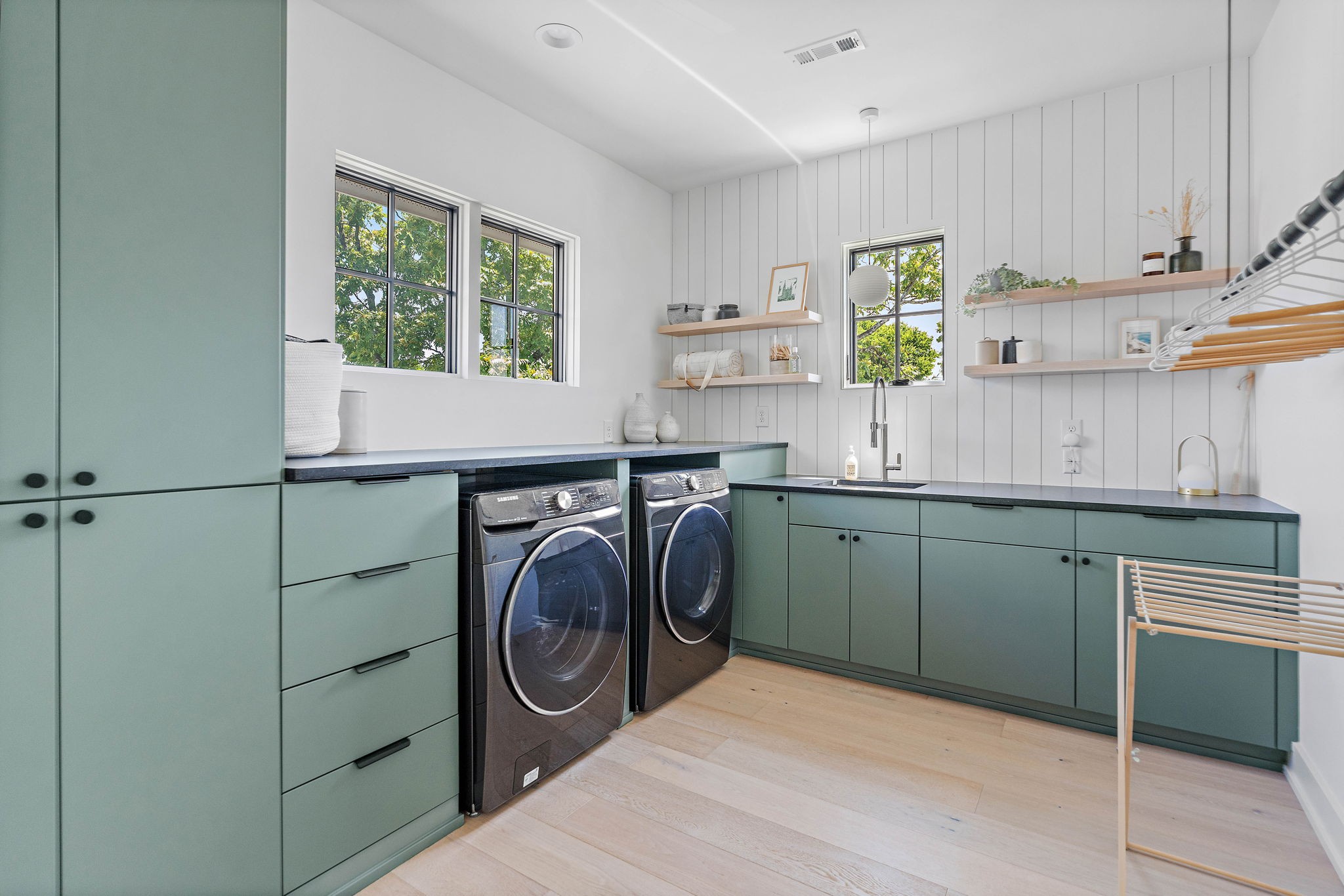 1207 Sweetbriar Avenue Unit: A & B