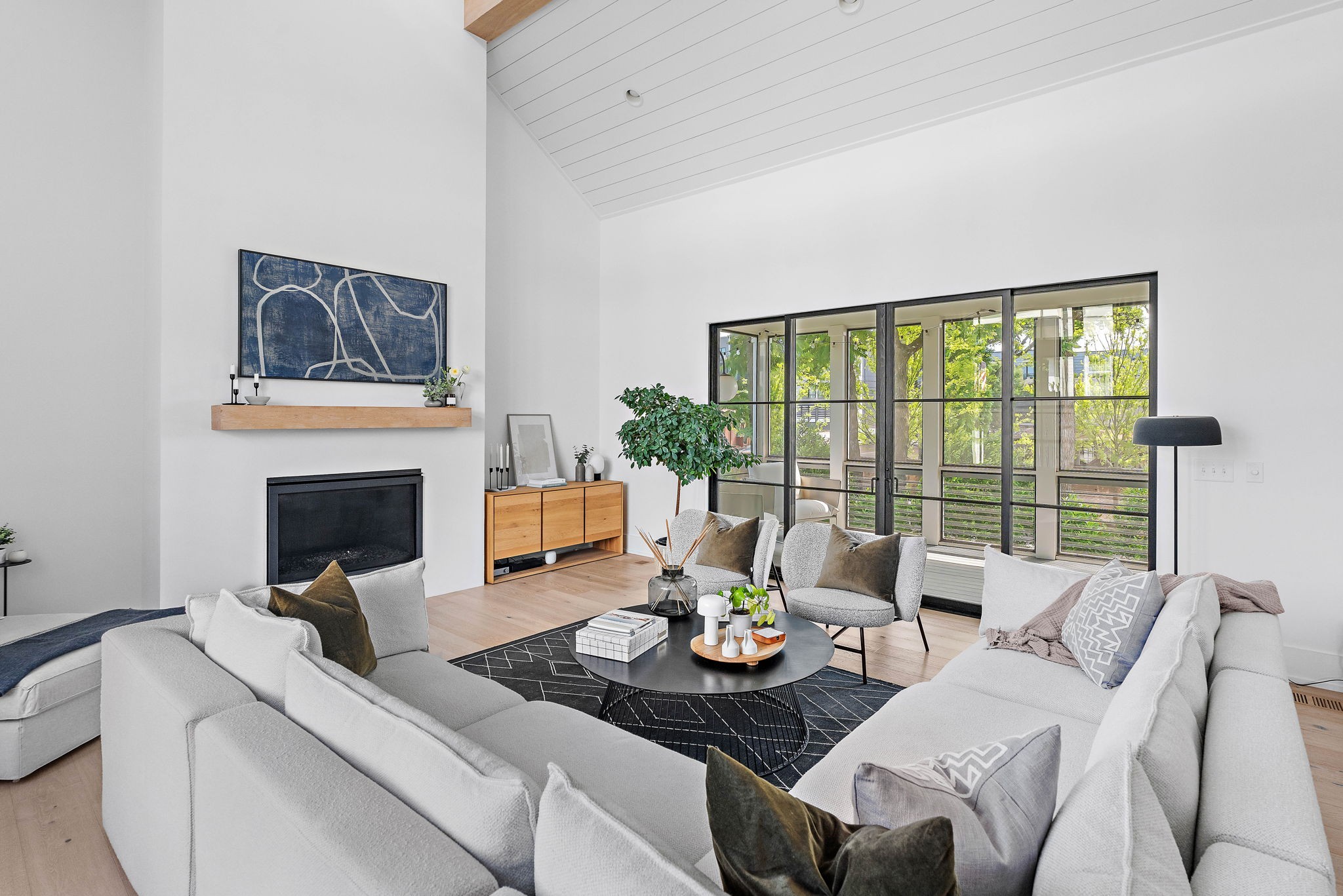 1207 Sweetbriar Avenue Unit: A & B