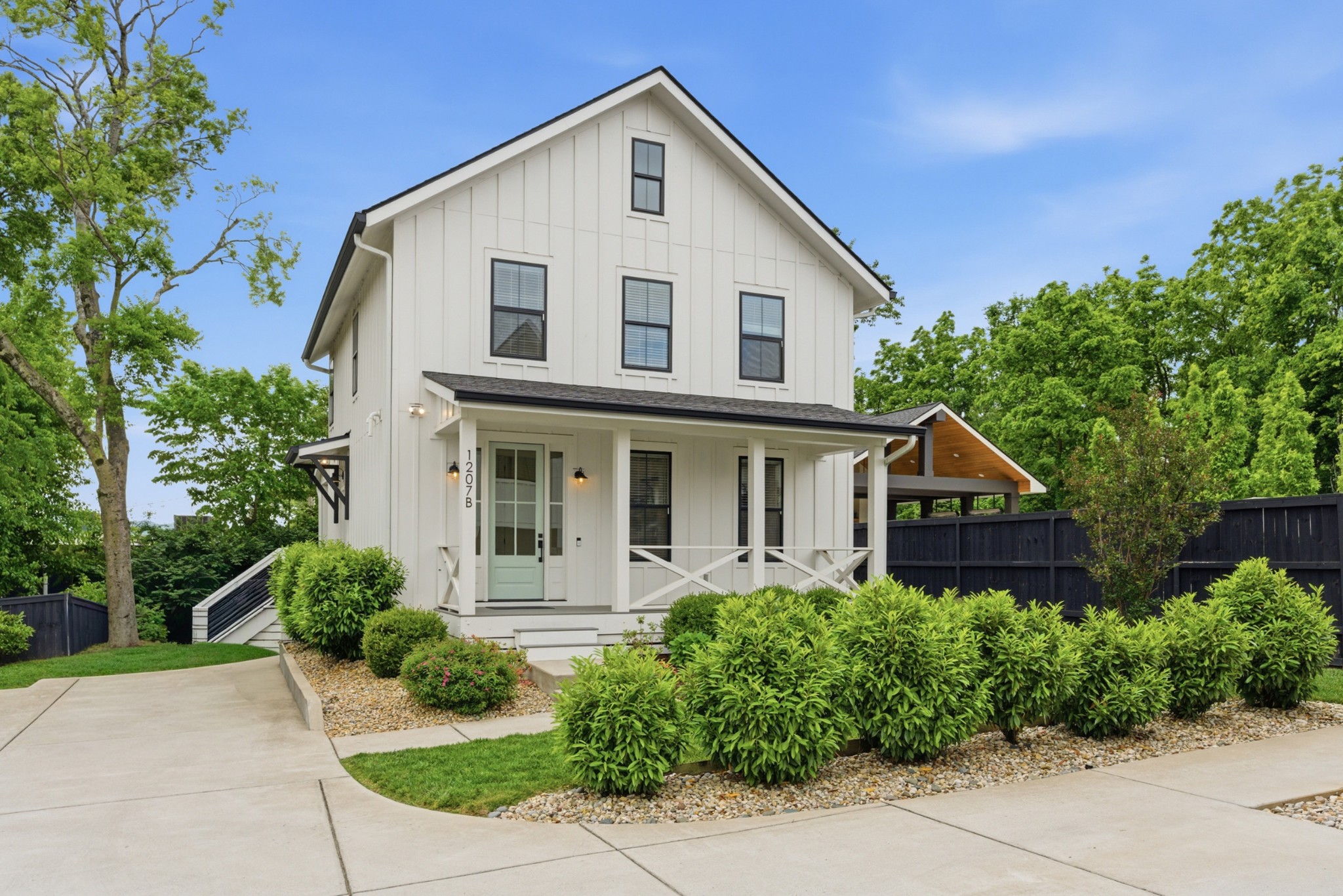 1207 Sweetbriar Avenue Unit: A & B