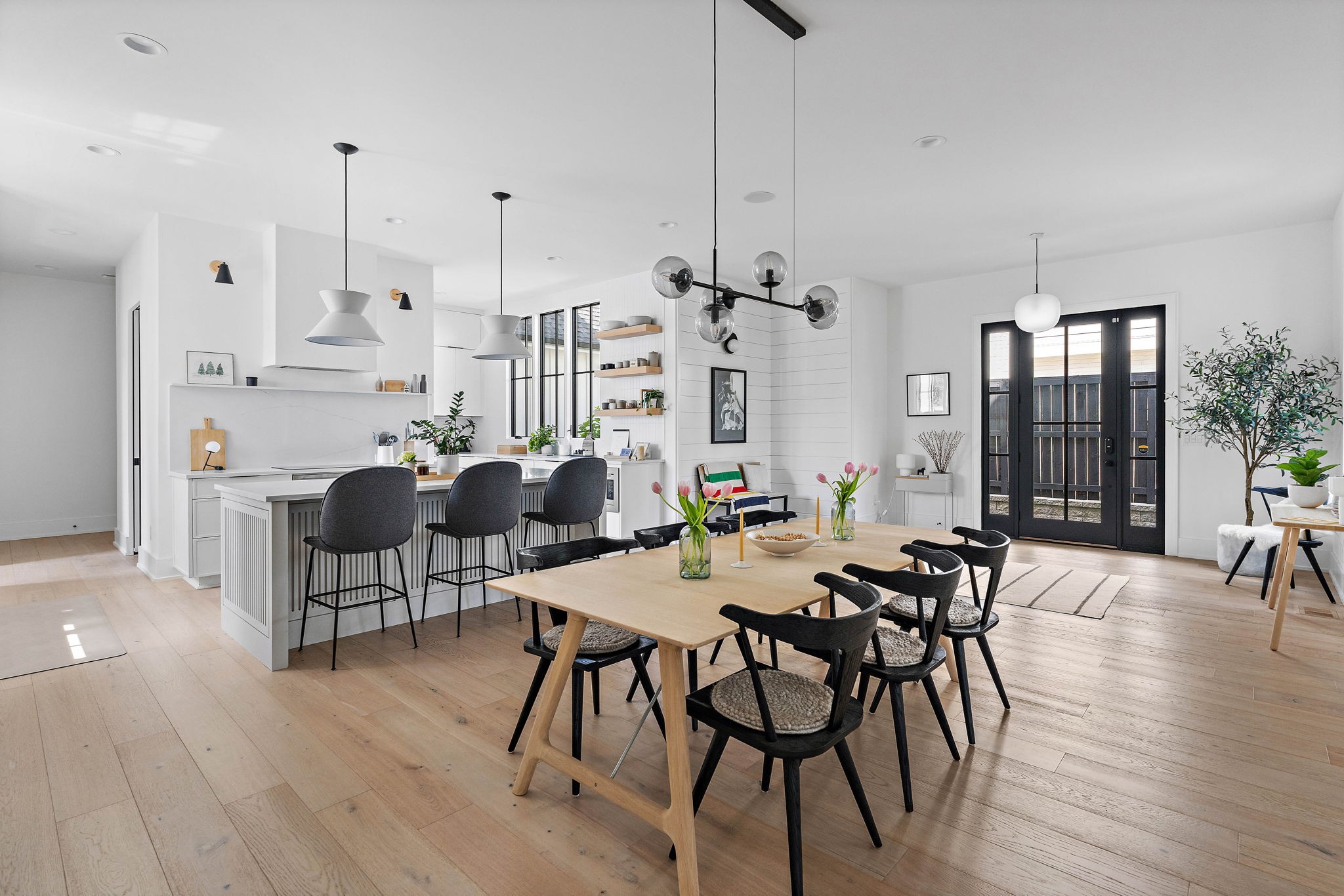 1207 Sweetbriar Avenue Unit: A & B