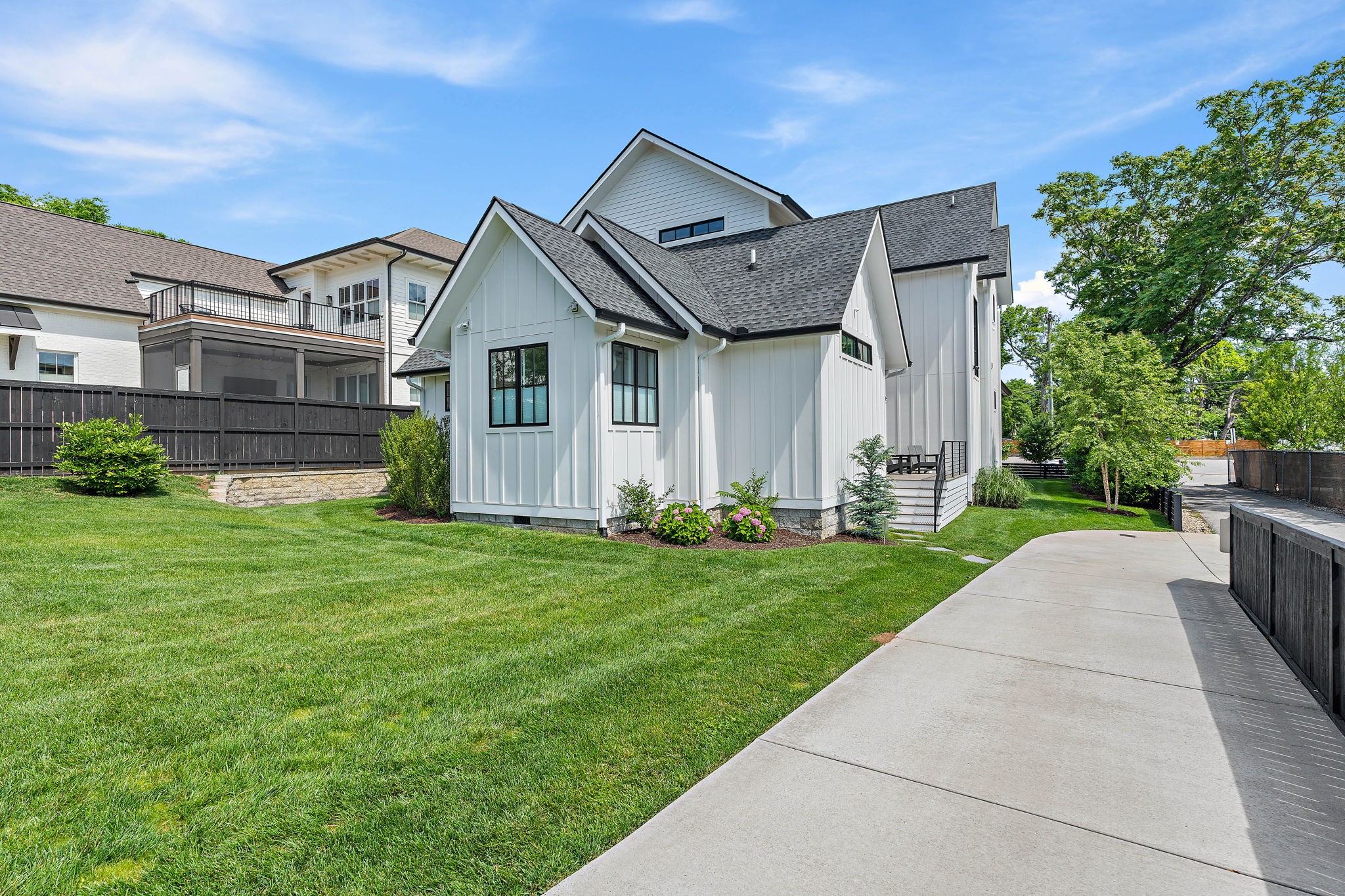 1207 Sweetbriar Avenue Unit: A & B