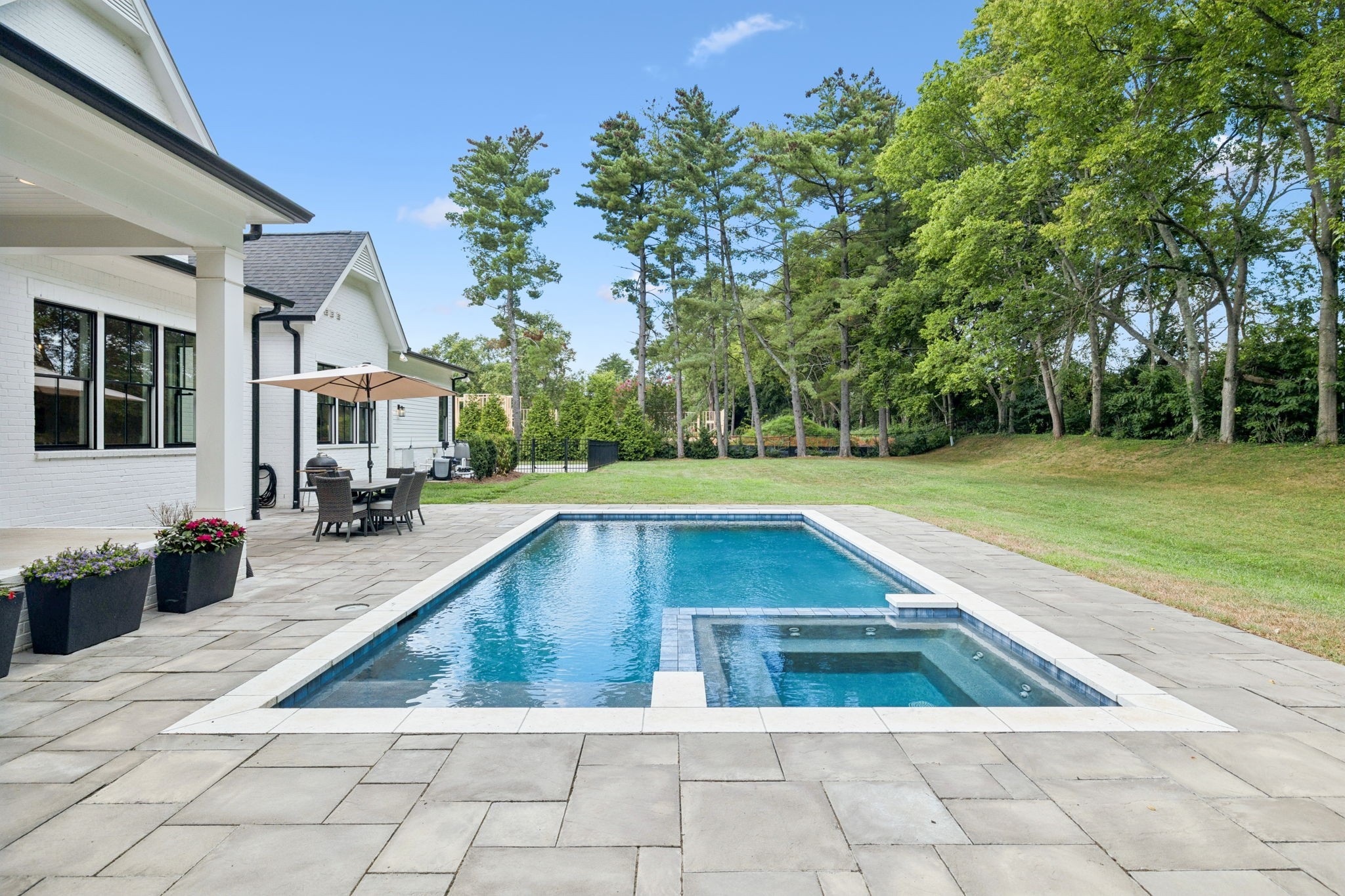 5116 Williamsburg Rd