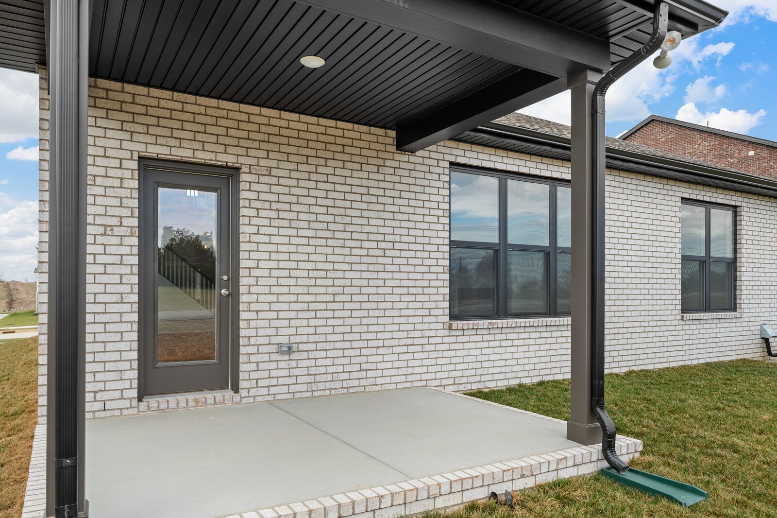 287 Johnnys Place