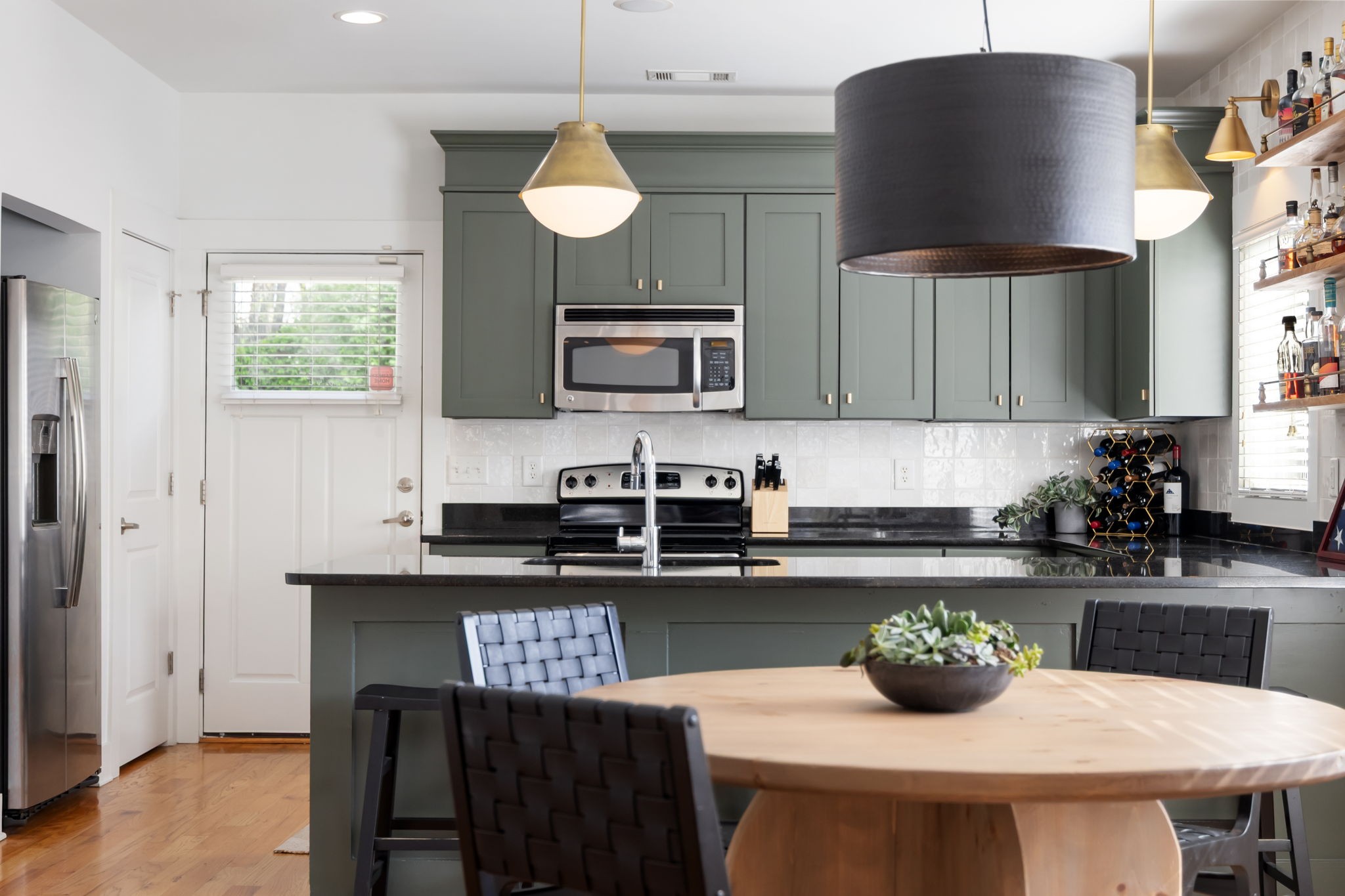 413 Van Buren St Unit: 101