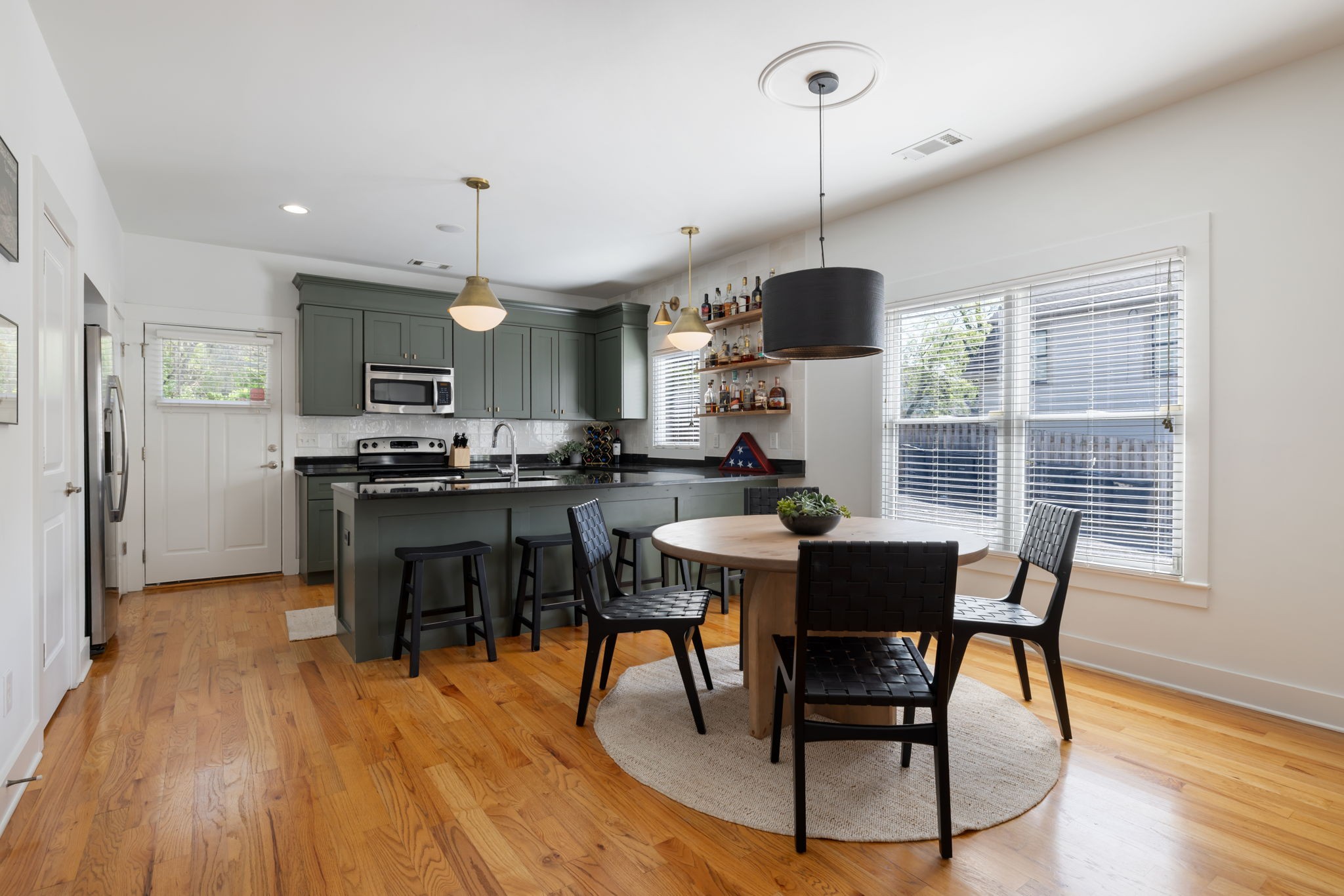 413 Van Buren St Unit: 101