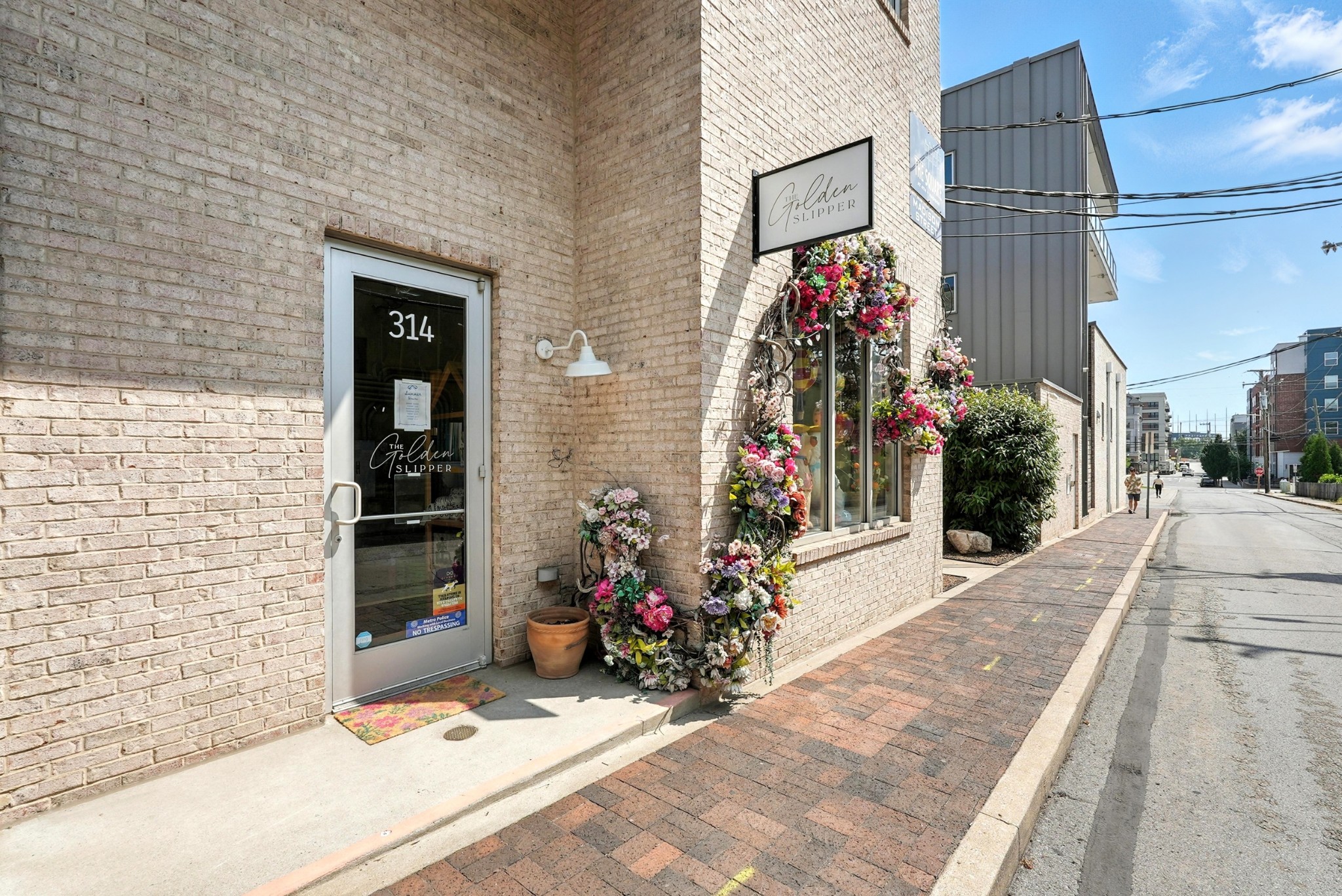 413 Van Buren St Unit: 101