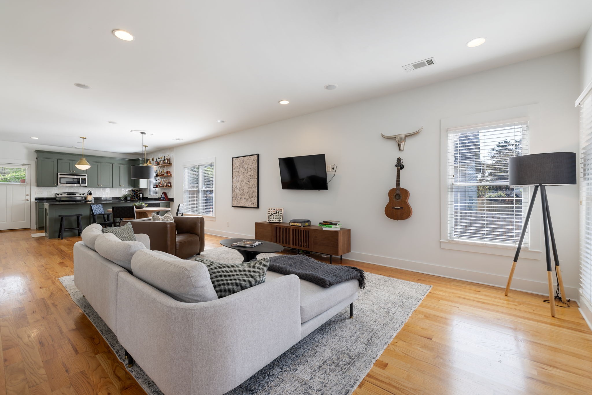 413 Van Buren St Unit: 101