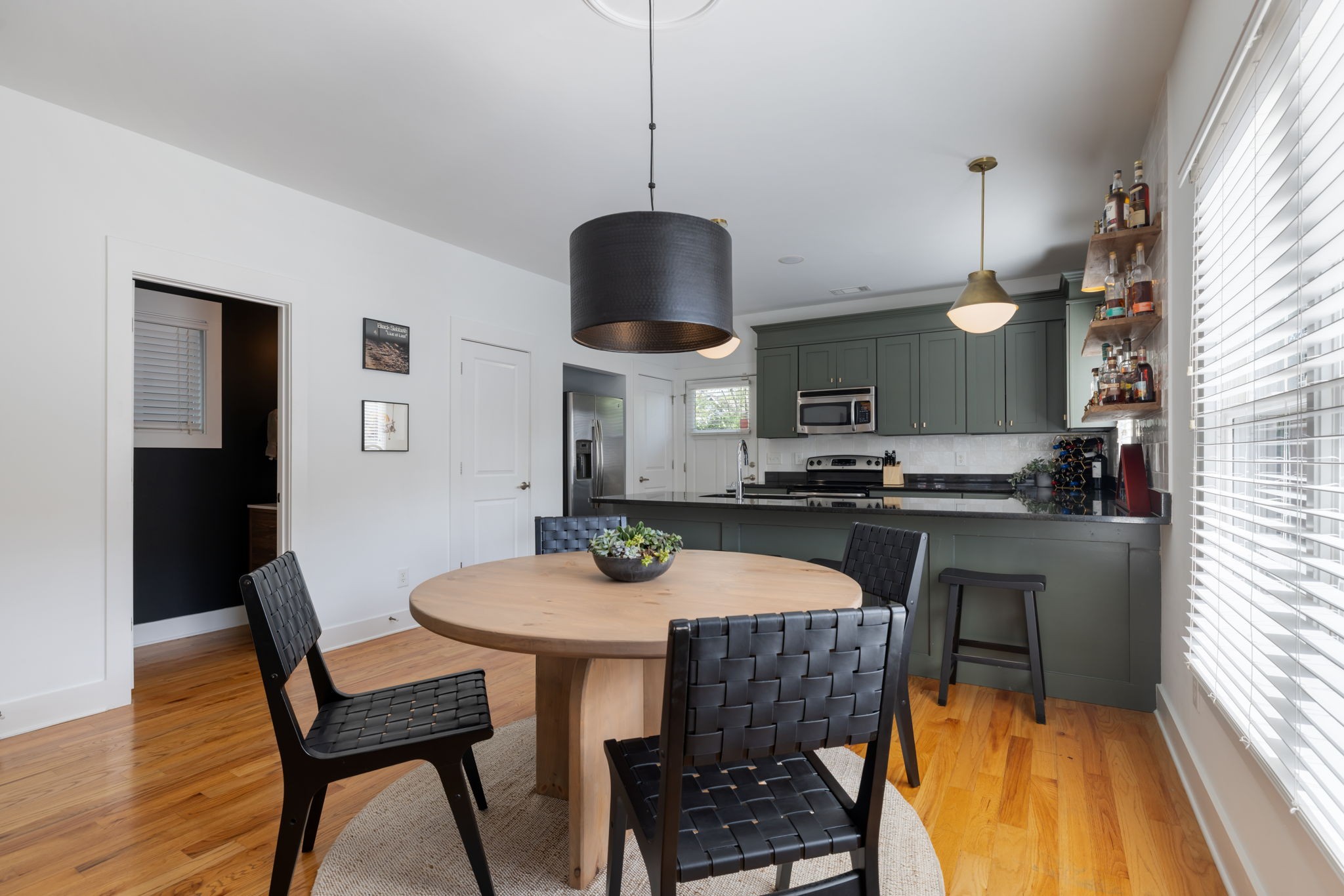 413 Van Buren St Unit: 101