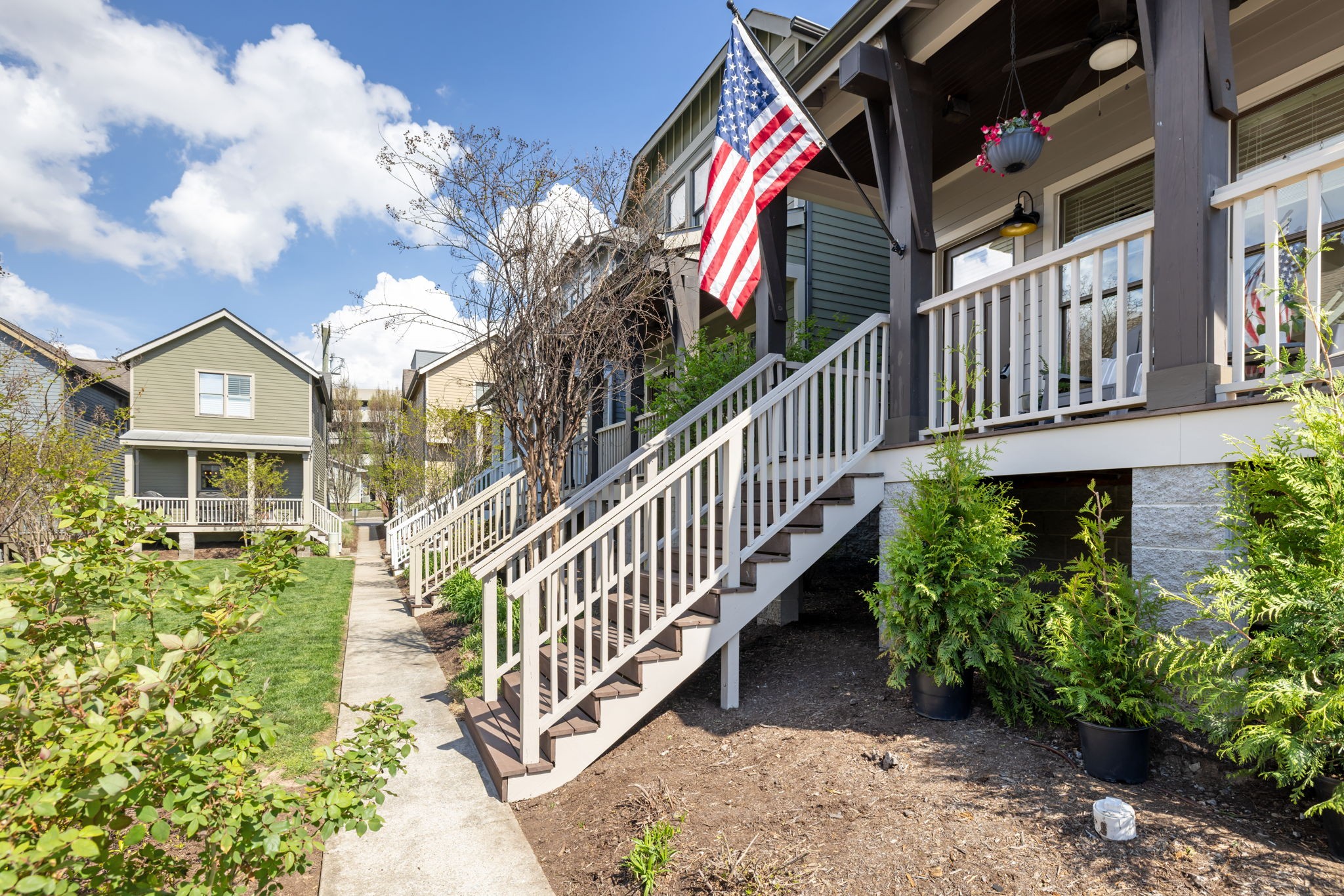 413 Van Buren St Unit: 101