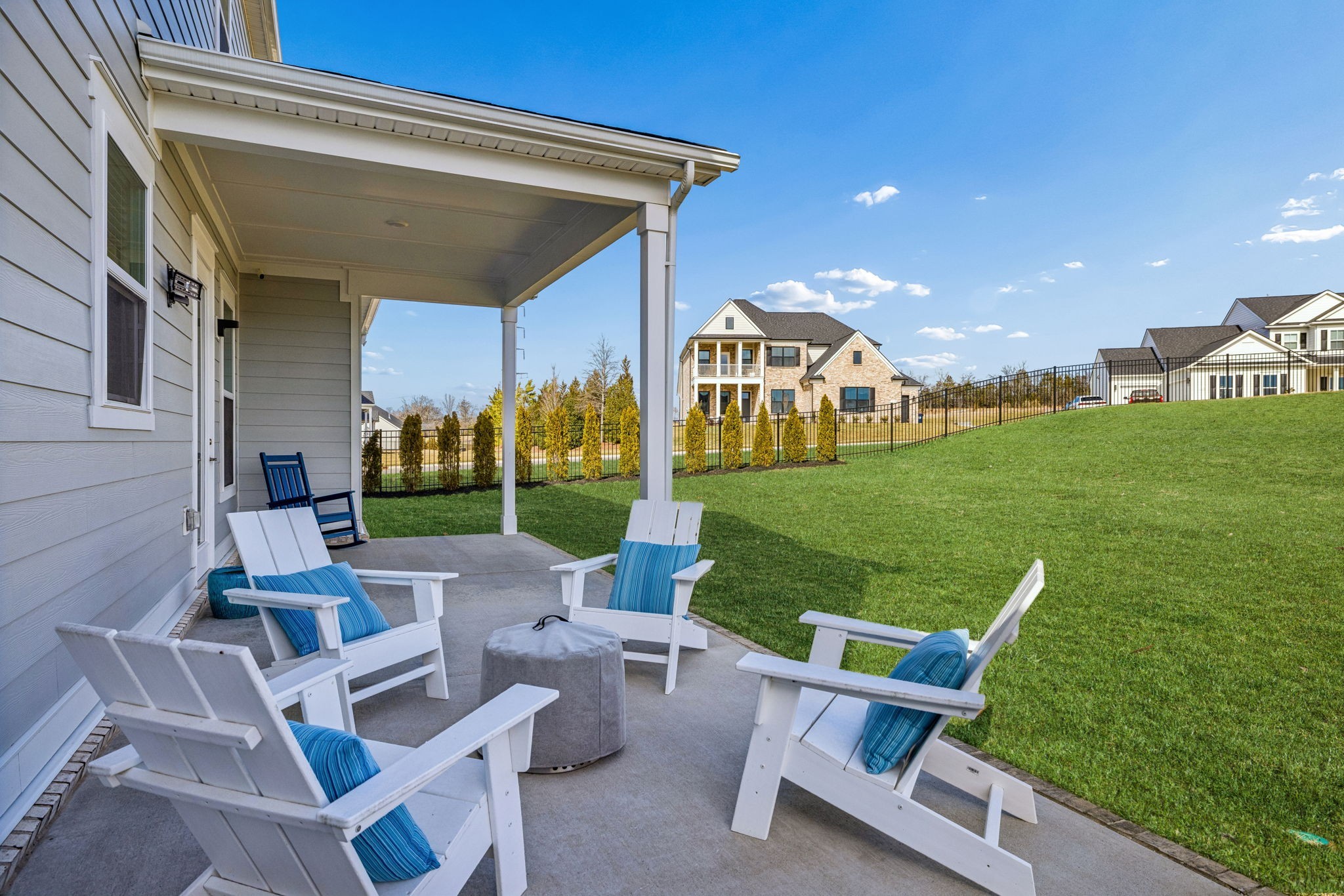 7283 Fiddlers Glen Dr