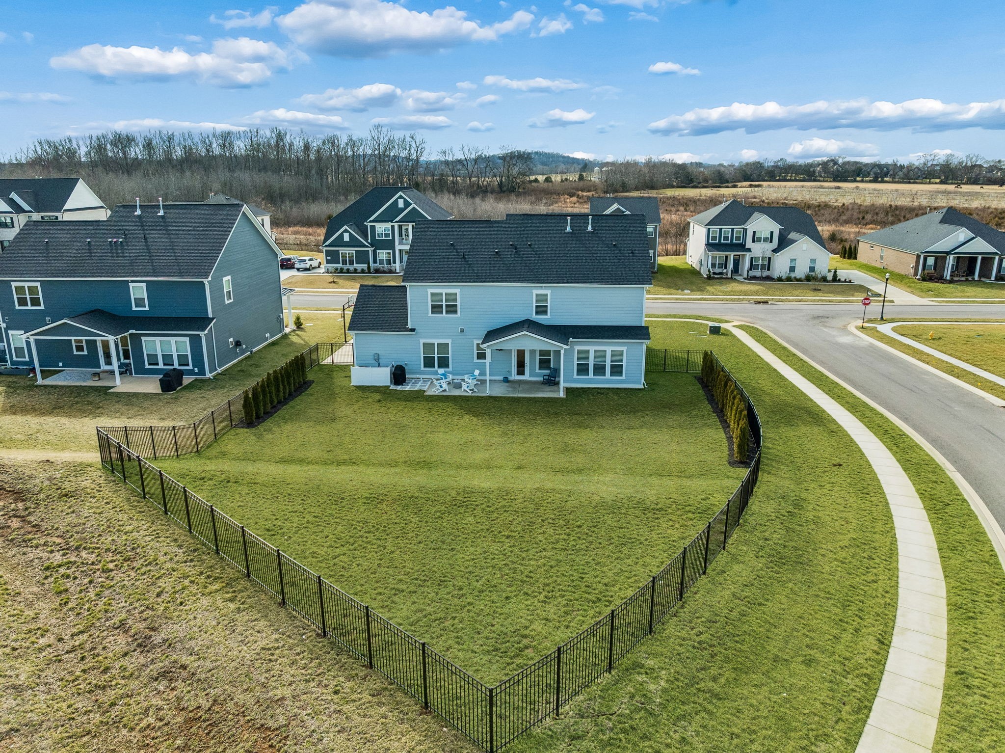 7283 Fiddlers Glen Dr