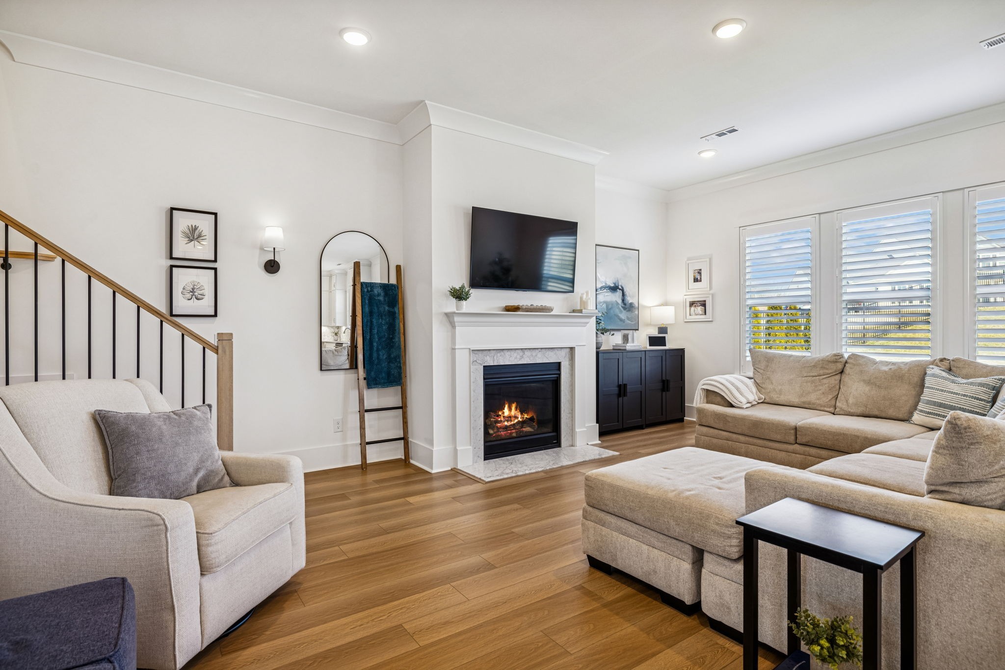 7283 Fiddlers Glen Dr