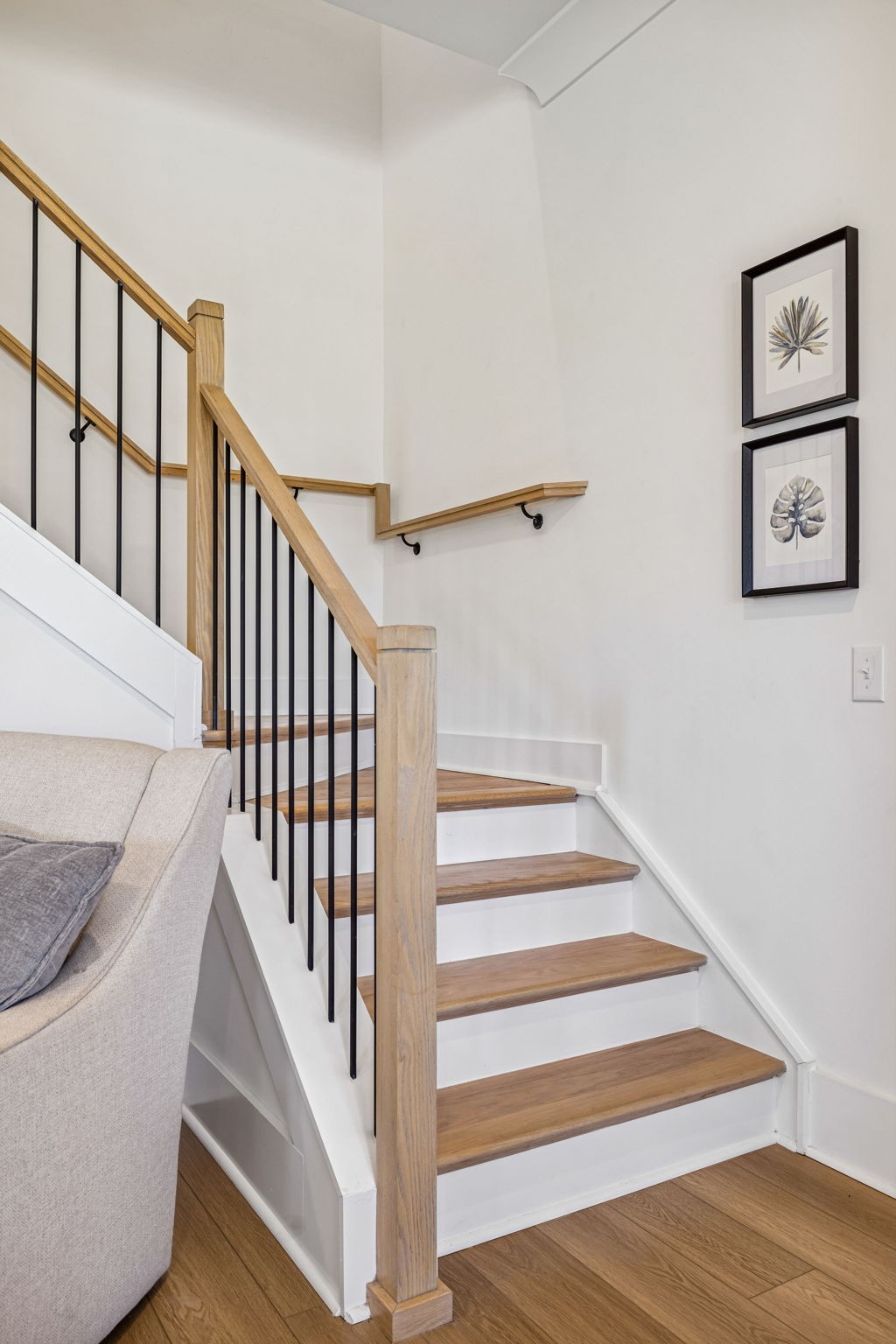 7283 Fiddlers Glen Dr