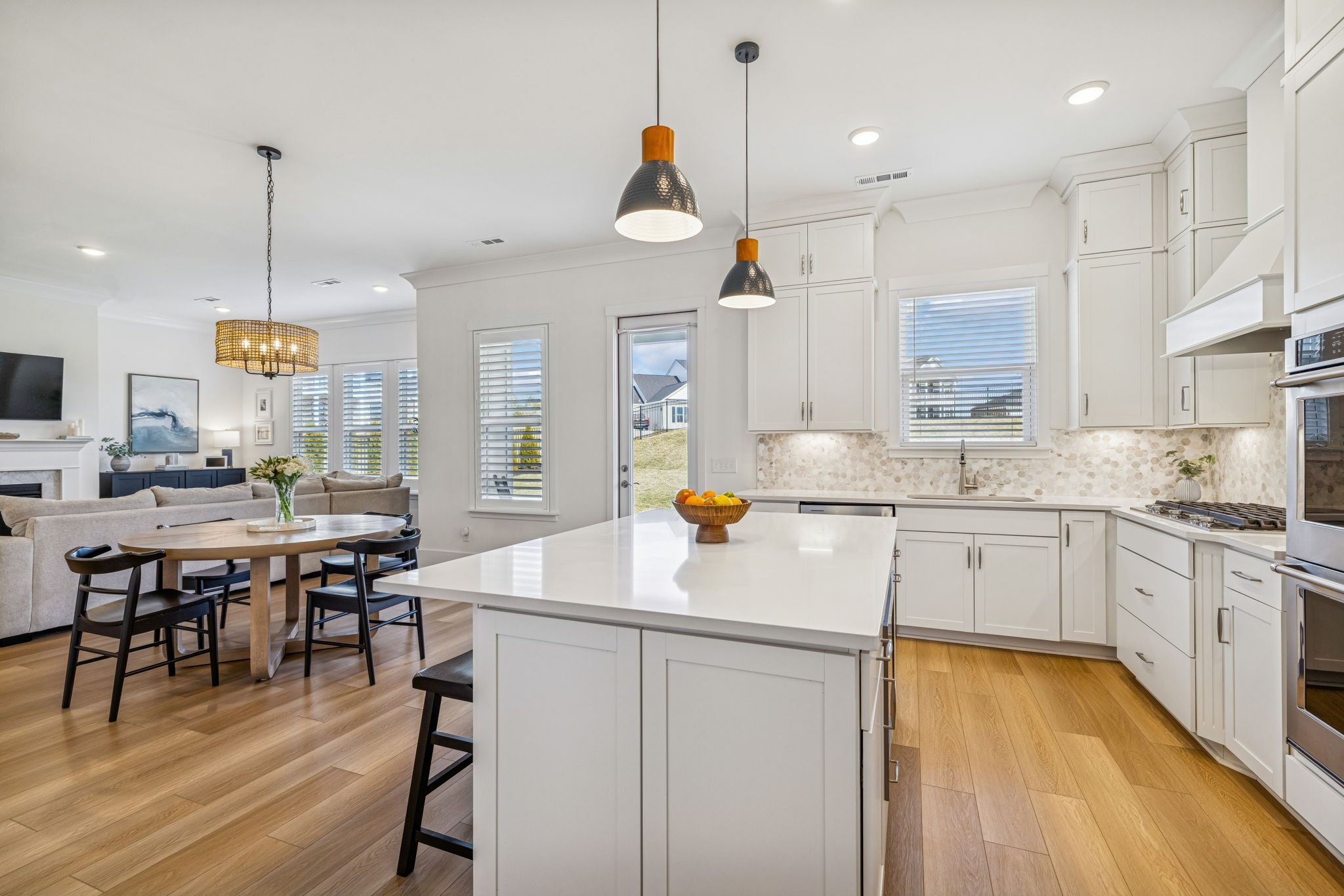 7283 Fiddlers Glen Dr