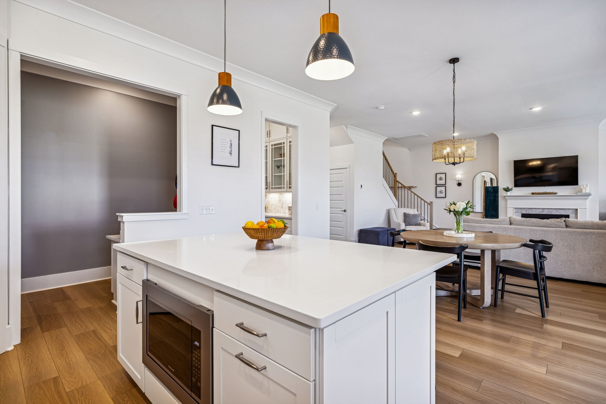 7283 Fiddlers Glen Dr