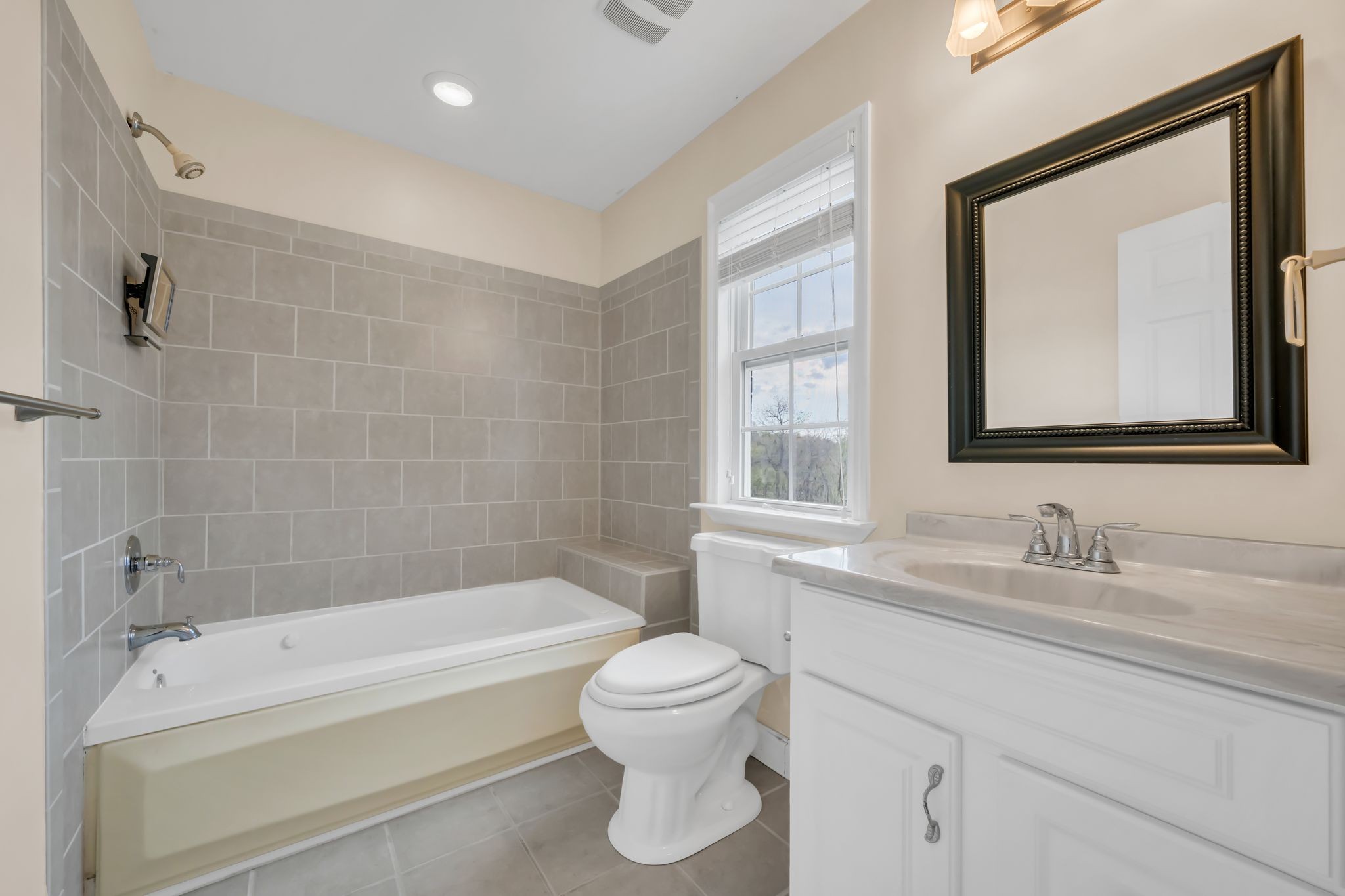1826 Lake Meadow Trl