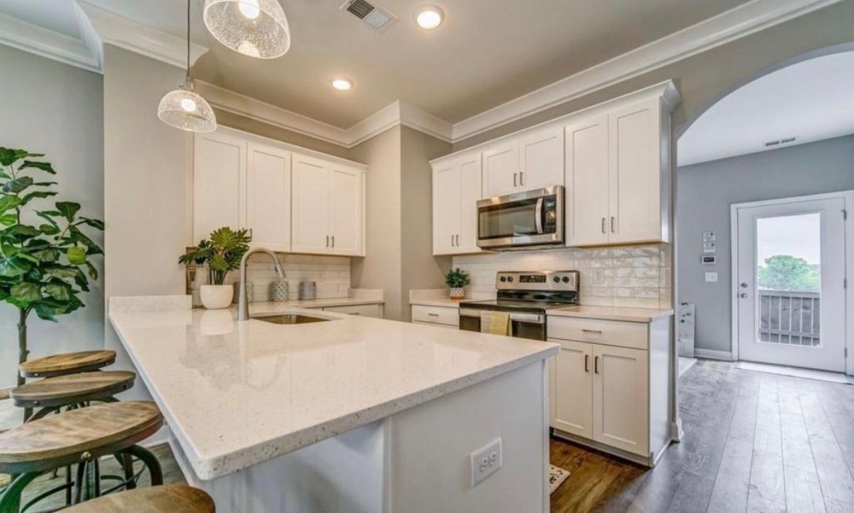 252 Mansfield Dr